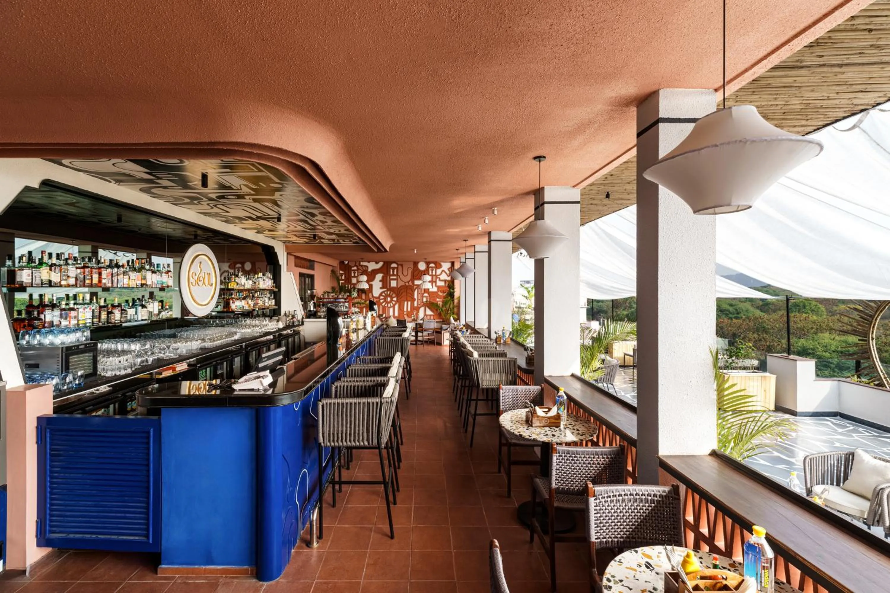 Restaurant/places to eat in The Sierra - By The Lake