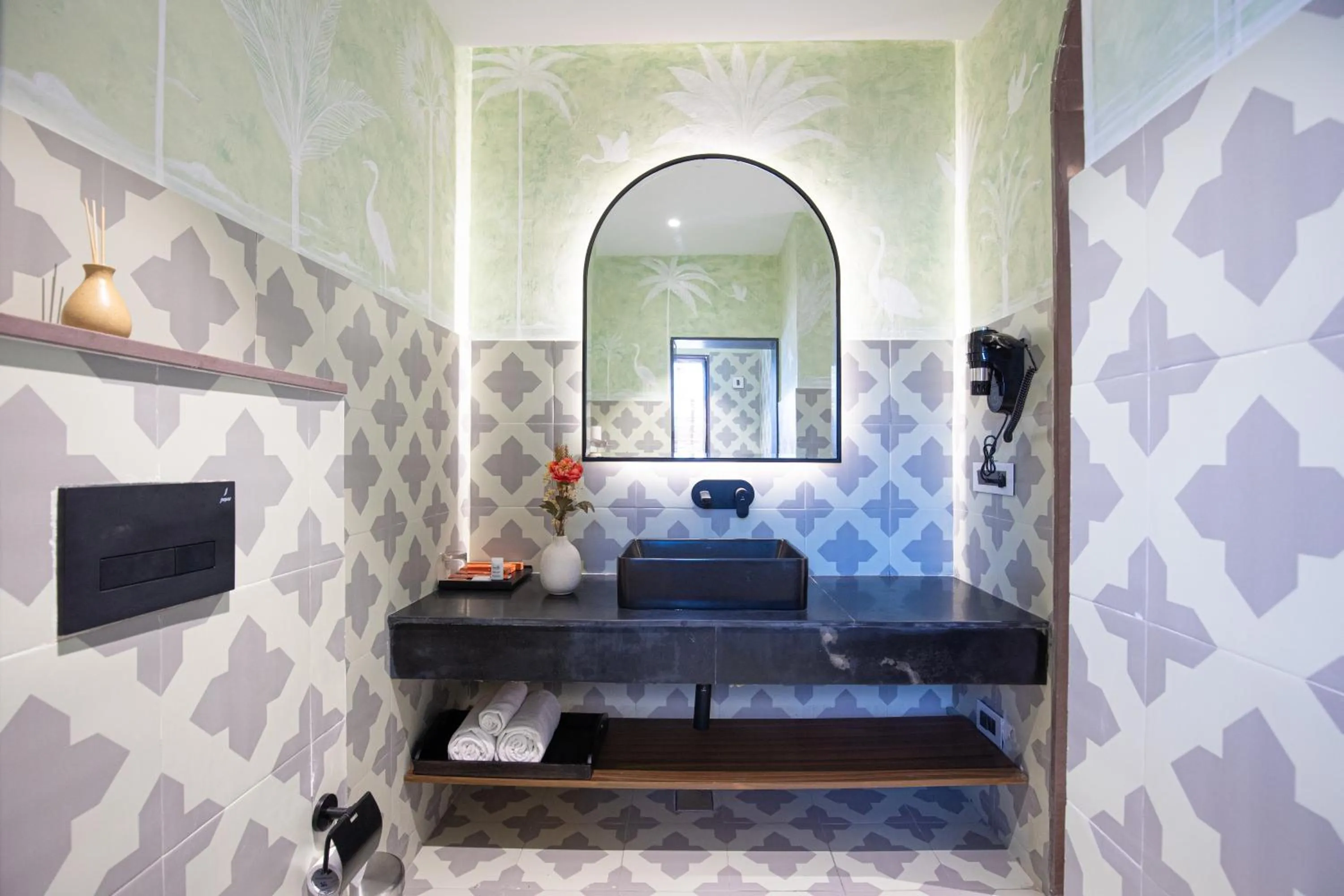 Bathroom, Bed in The Sierra - By The Lake