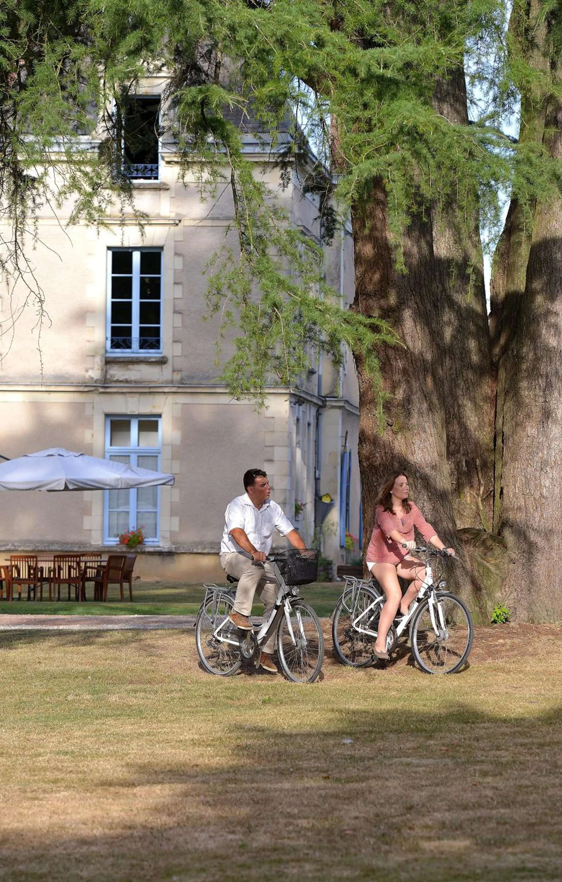 People in Logis Le Parc Hotel & Spa