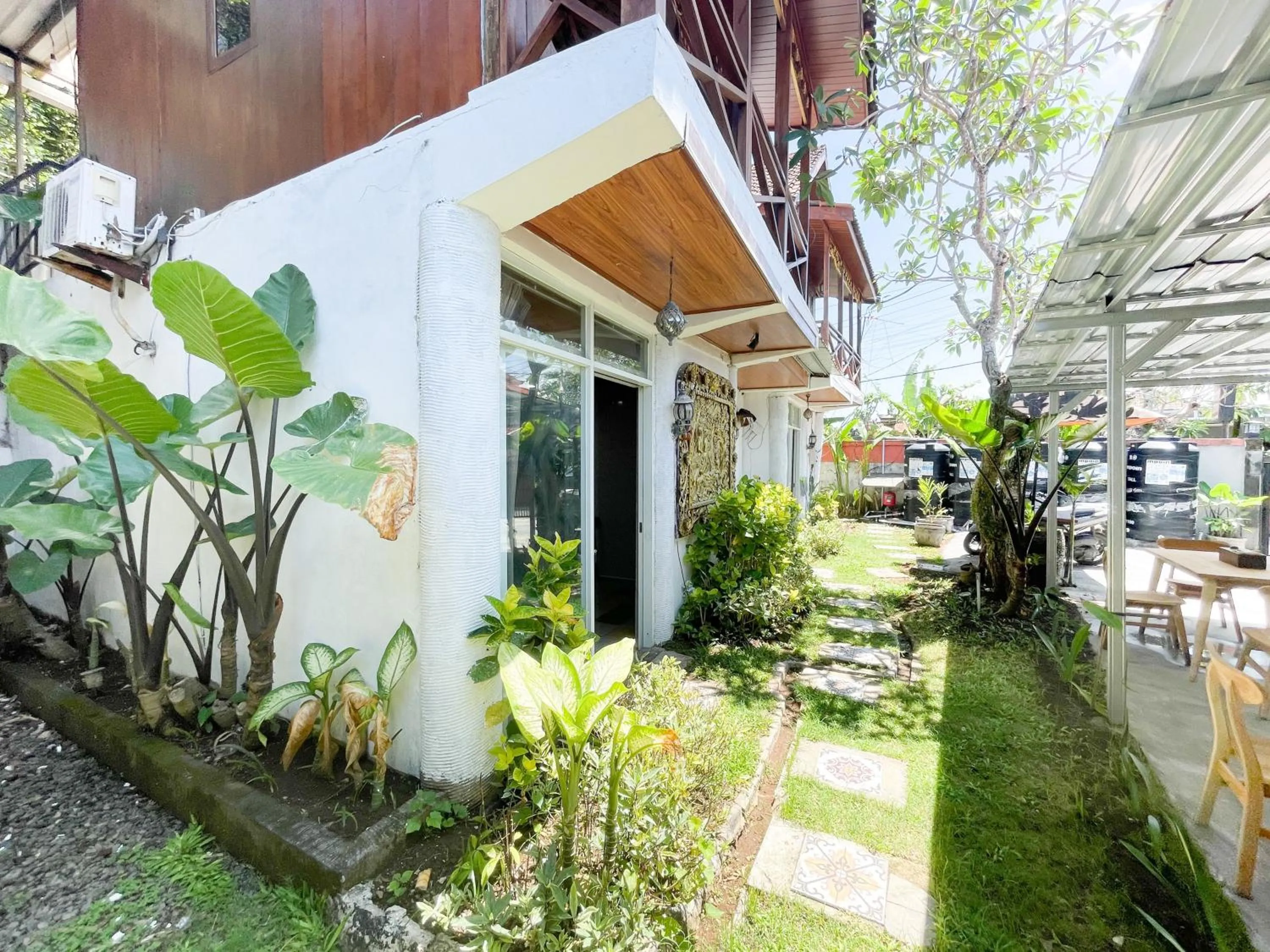 Property building in RedDoorz at Villa Krisna Balangan Beach