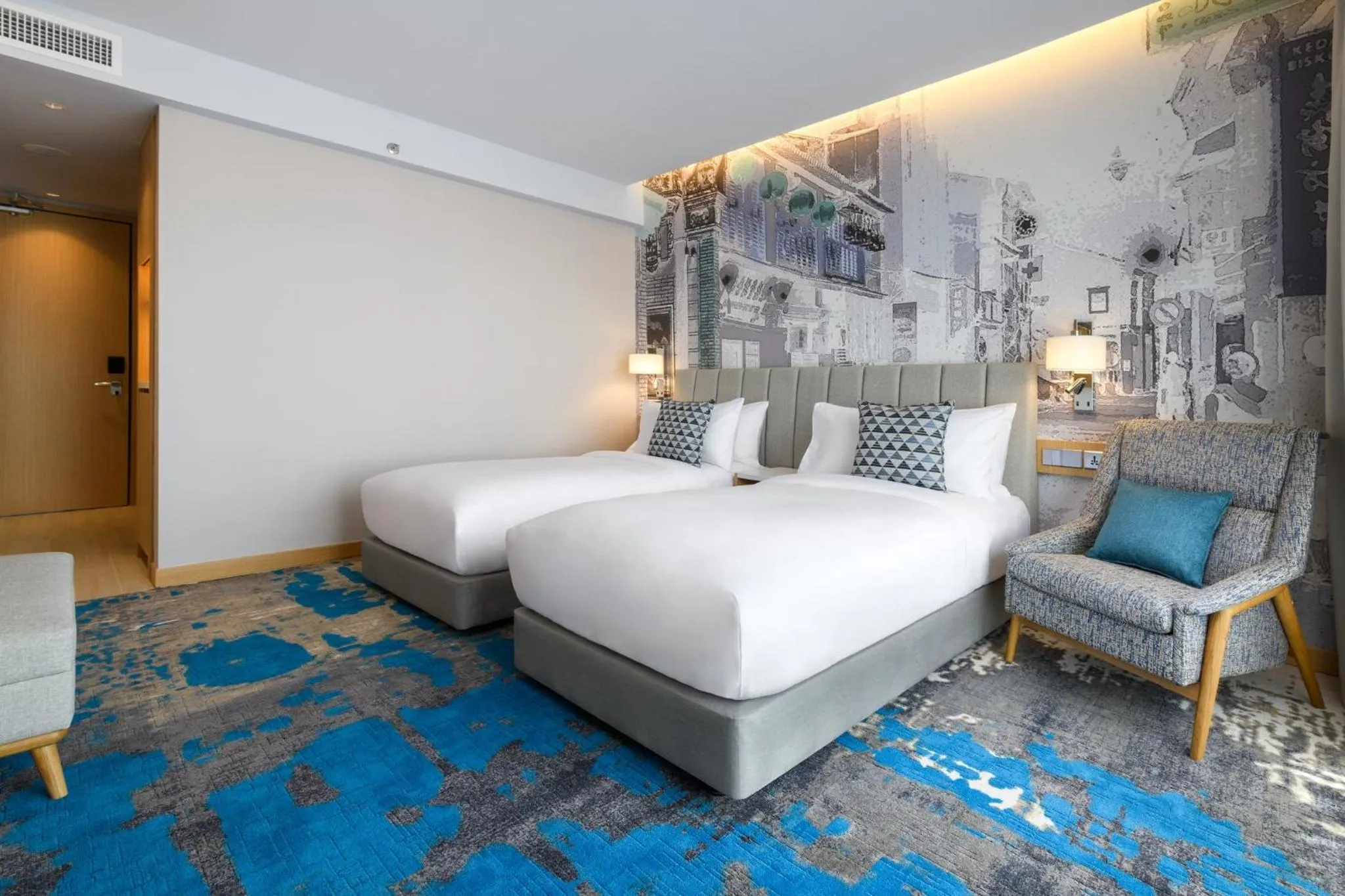 Photo of the whole room, Bed in OZO George Town Penang