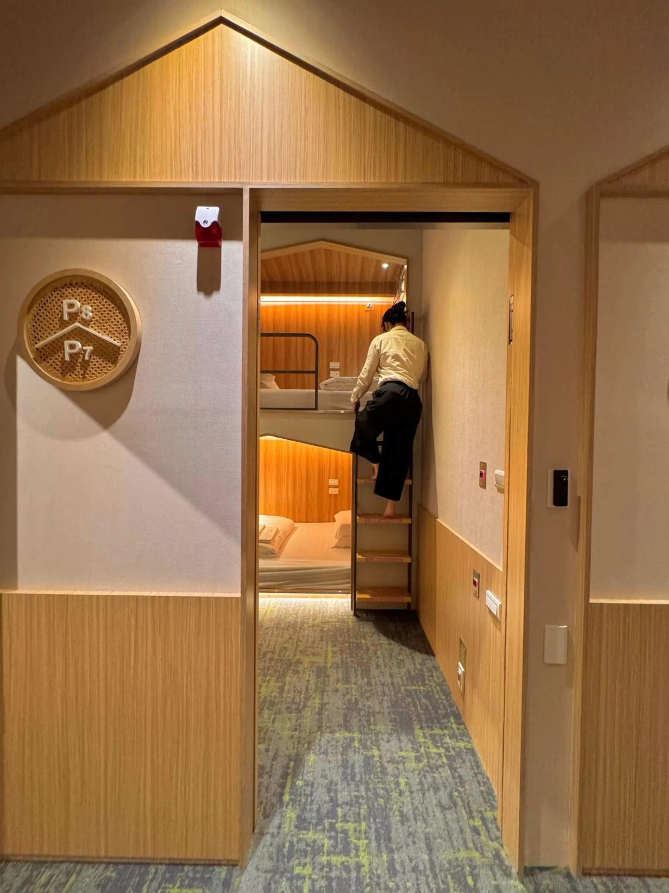 People, Bed in CHO Stay Capsule Hotel-Taoyuan Airport T2