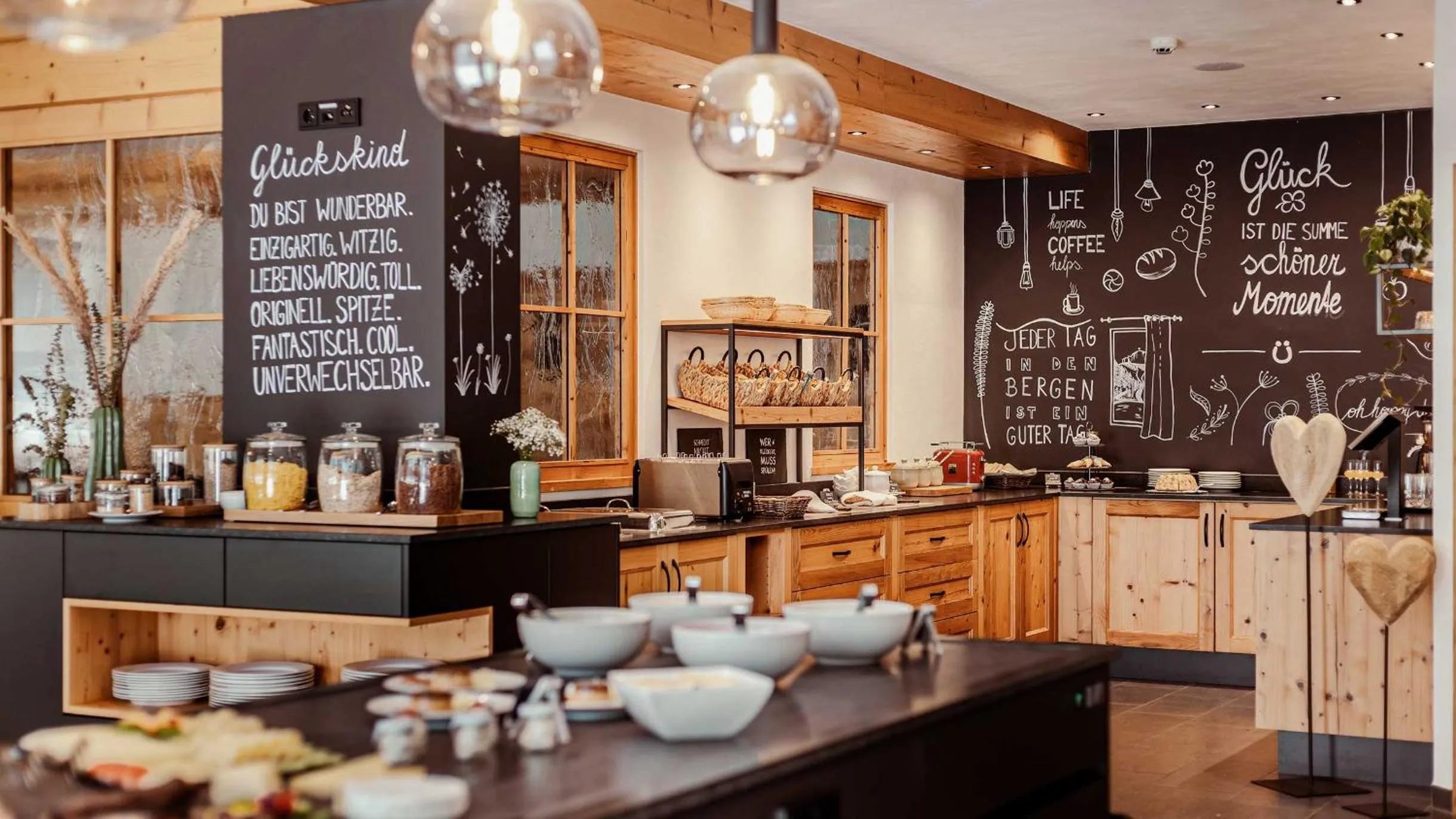 Buffet breakfast in Tillga Glück - 4 stars