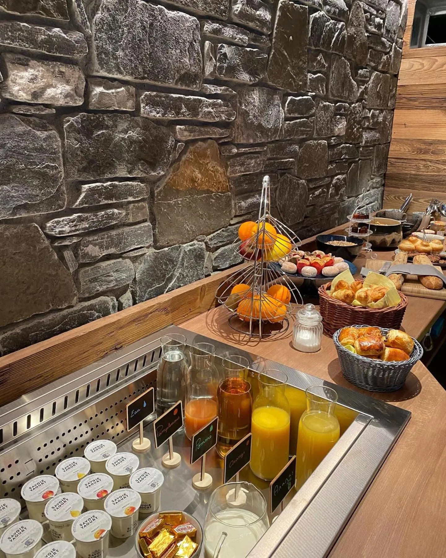 Breakfast in Les Mazots des Fées