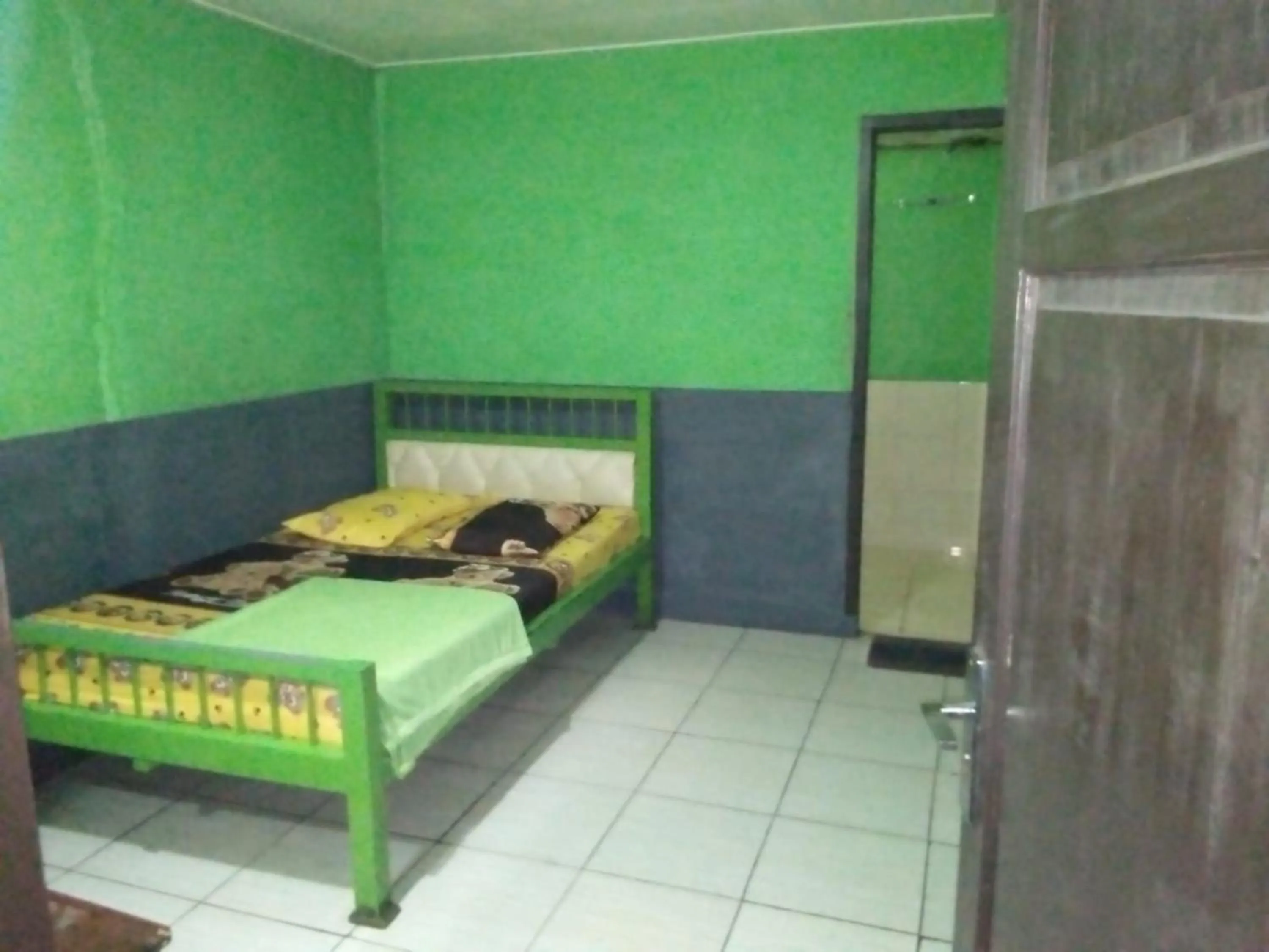 Bedroom, Bed in Penginapan 99