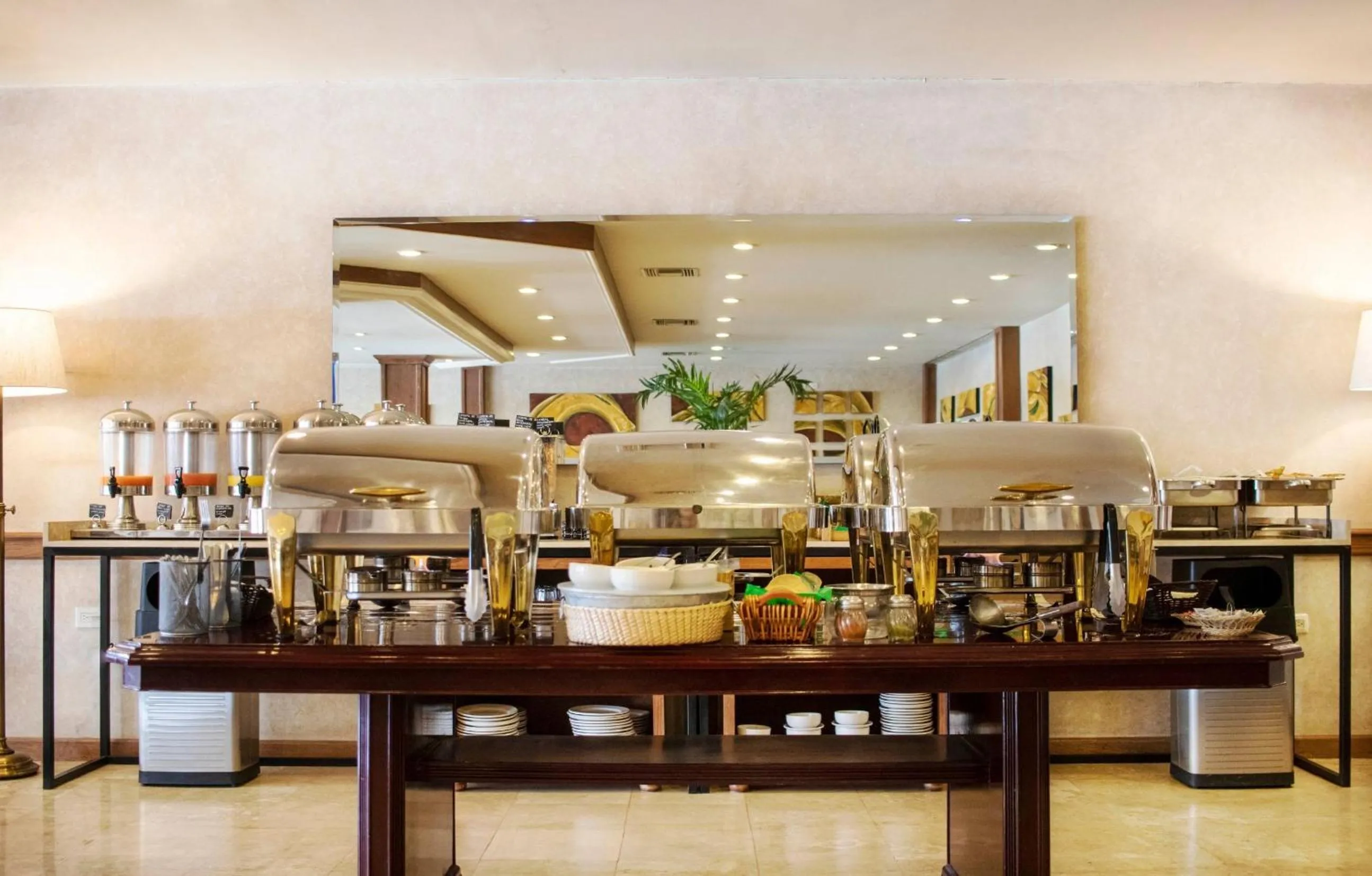 Breakfast in Fresno Galerias