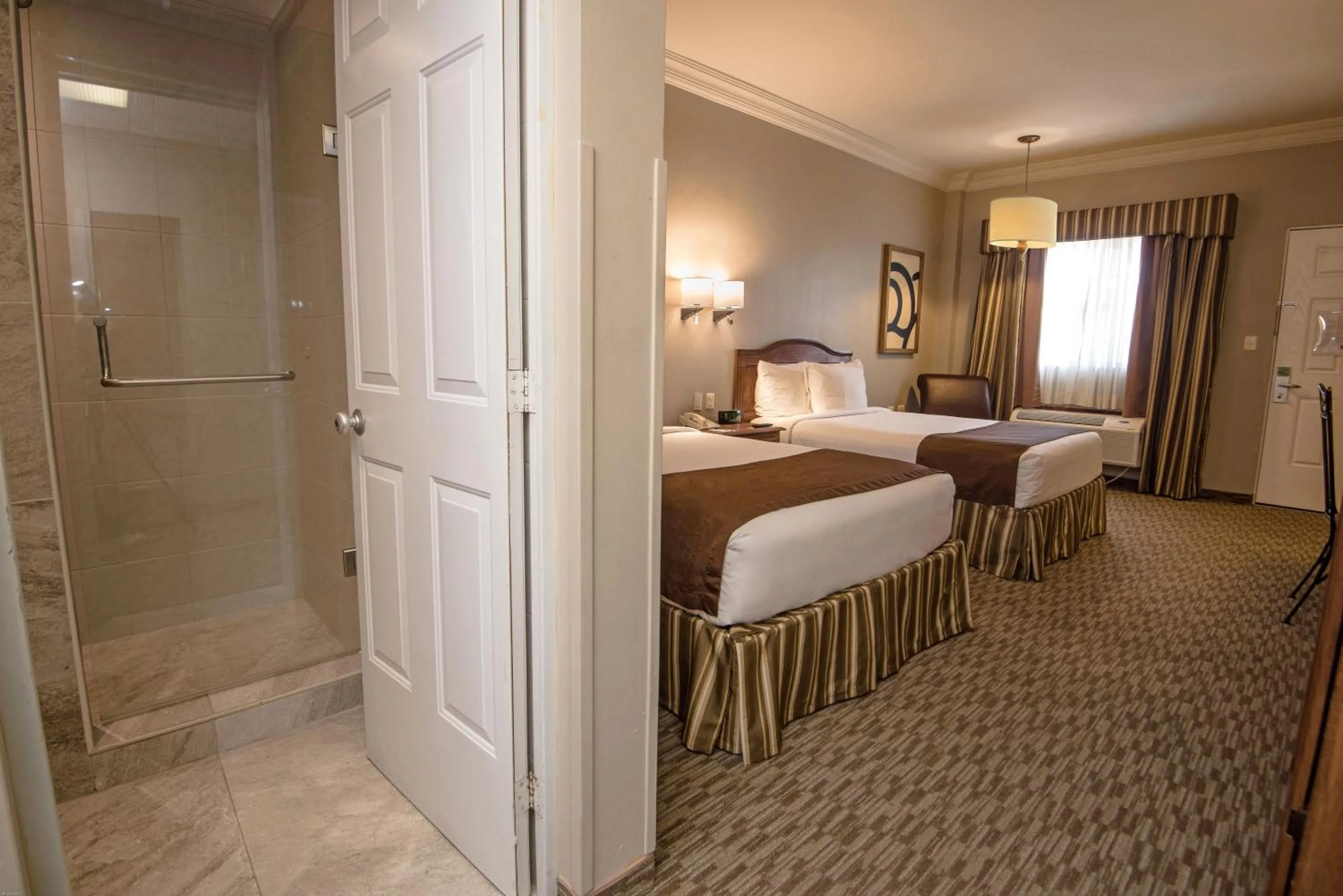 Bed in Fresno Galerias