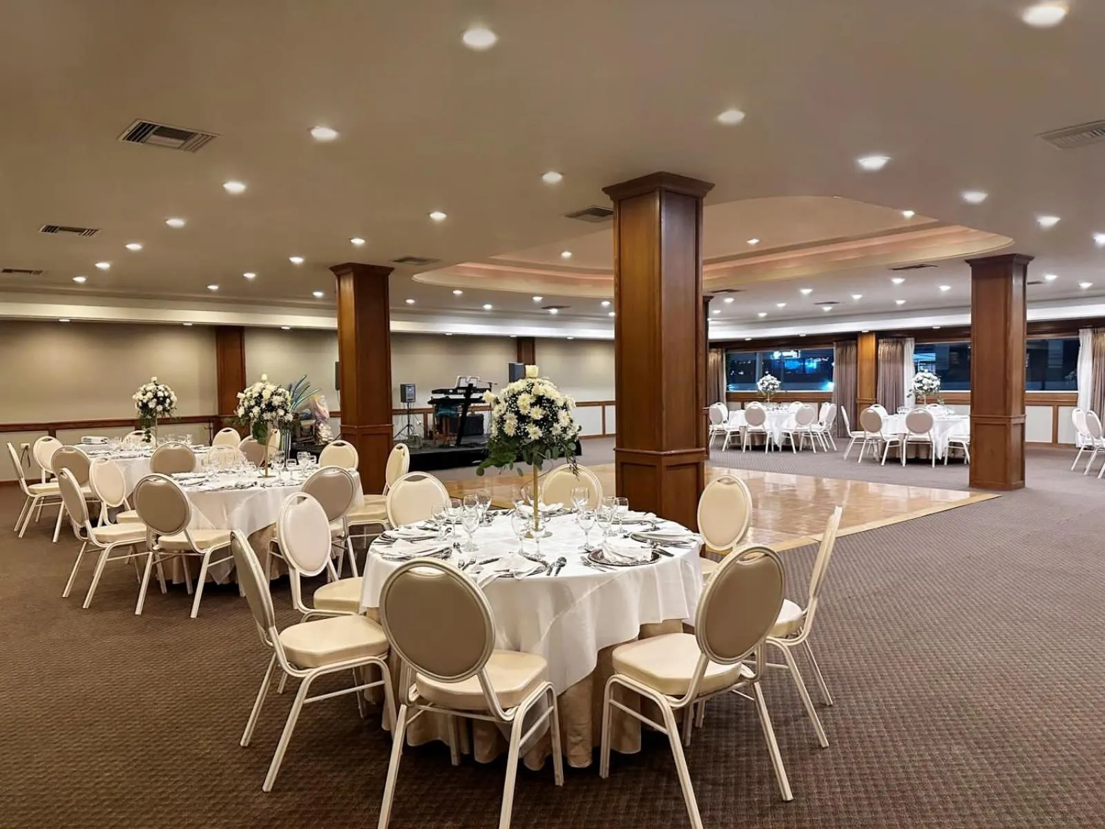 Banquet/Function facilities in Fresno Galerias