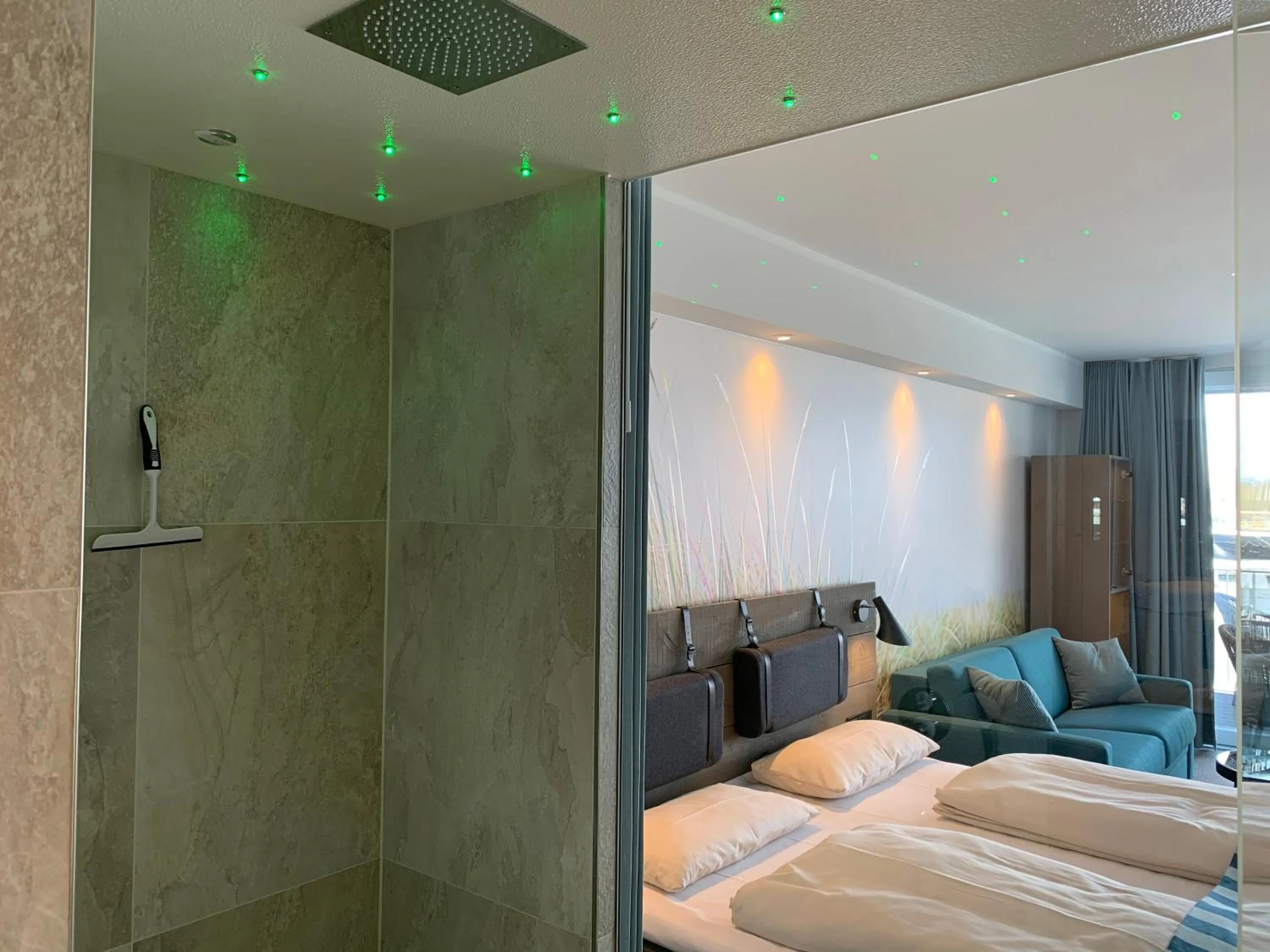 Bathroom, Bed in SlowDown Travemünde