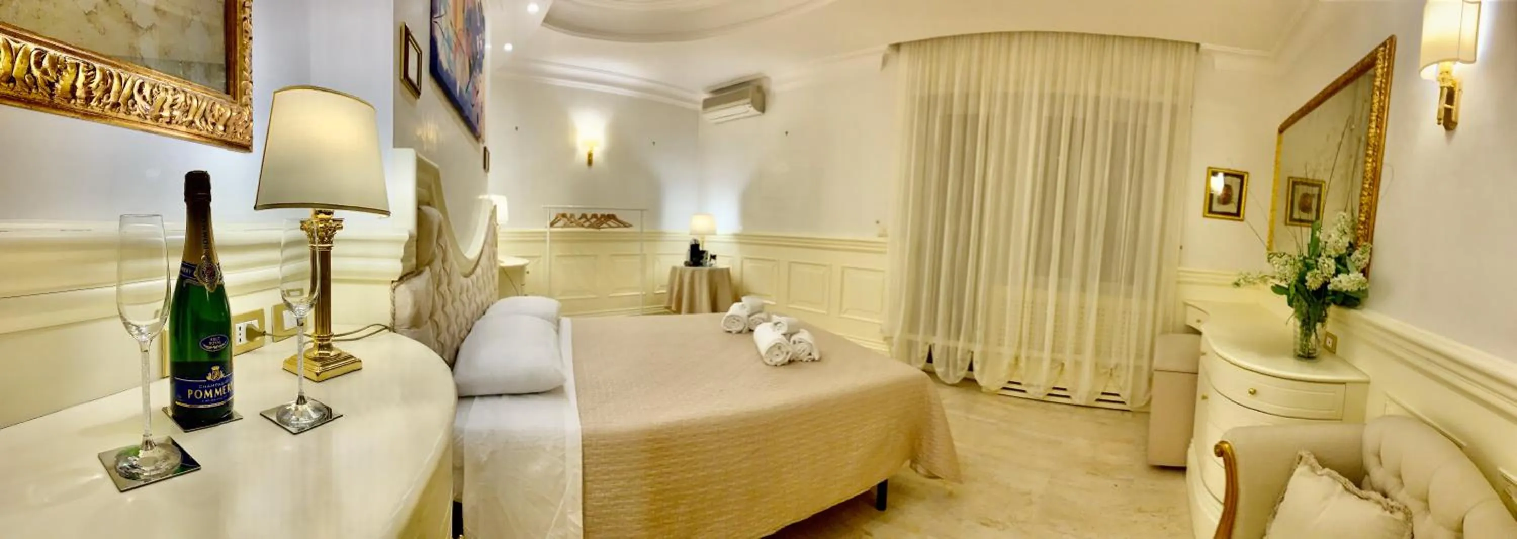 Photo of the whole room, Bed in Simon's Guest House Rome