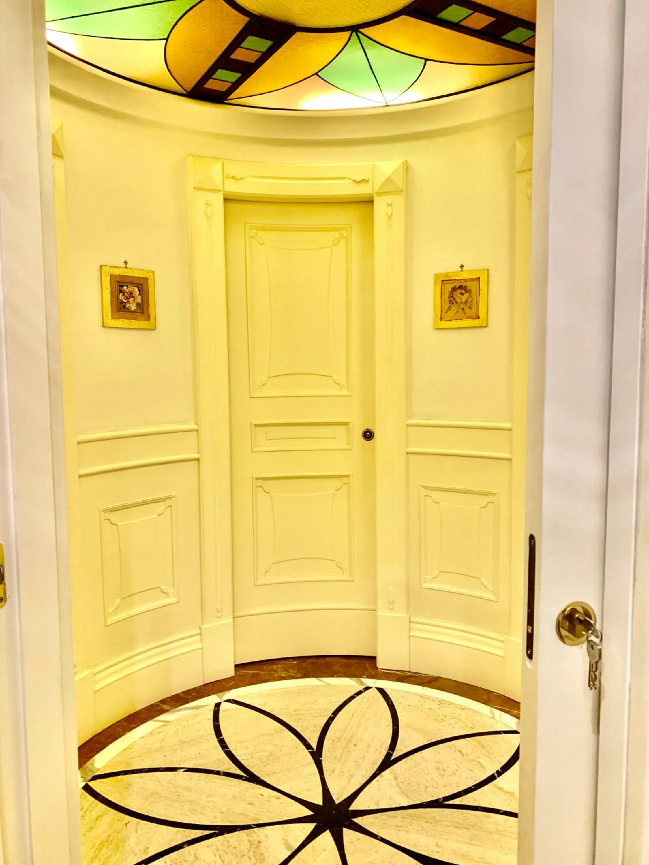 Photo of the whole room in Simon's Guest House Rome