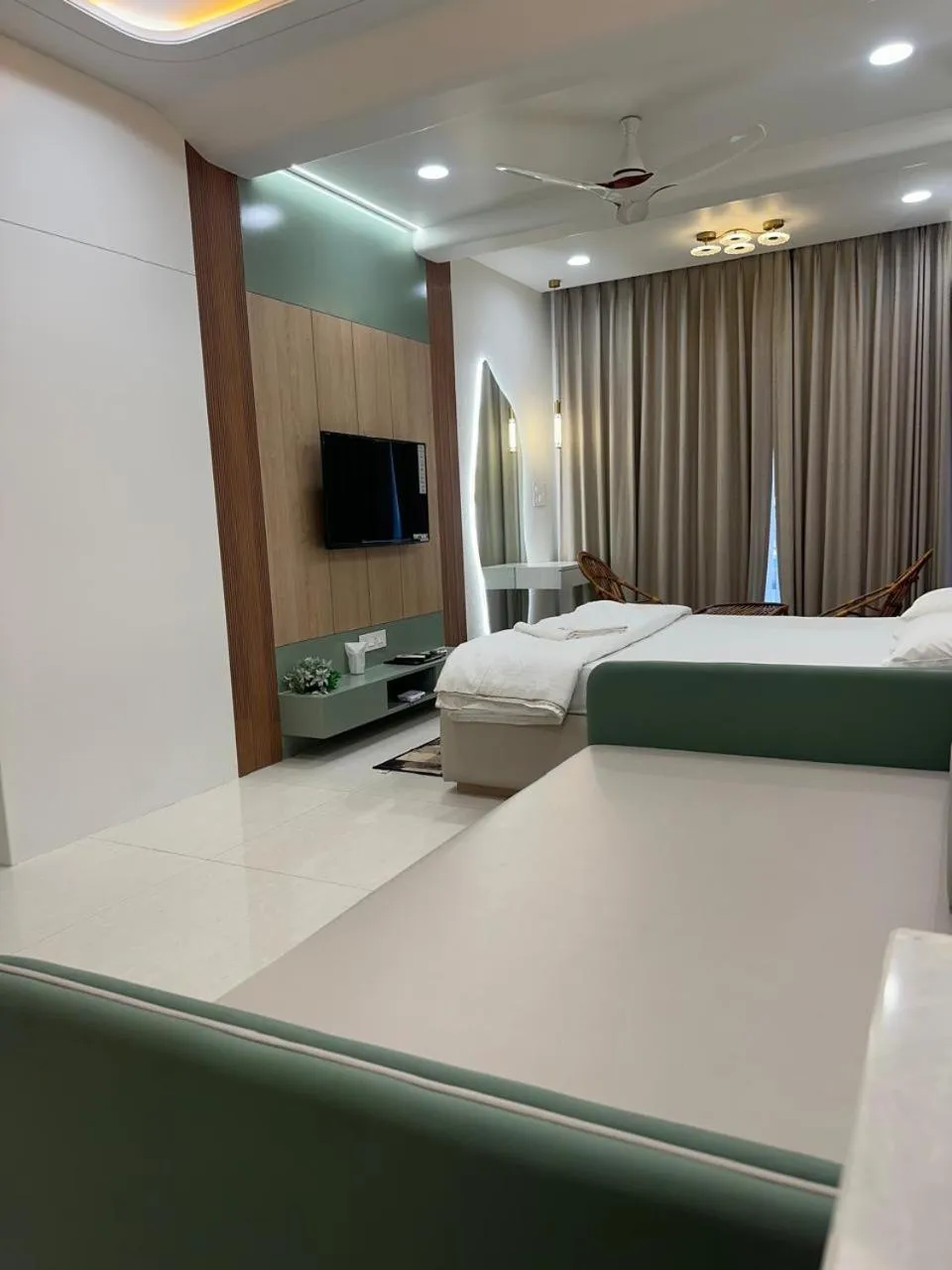 Restaurant/places to eat, Bed in HOTEL NORTH VIEW