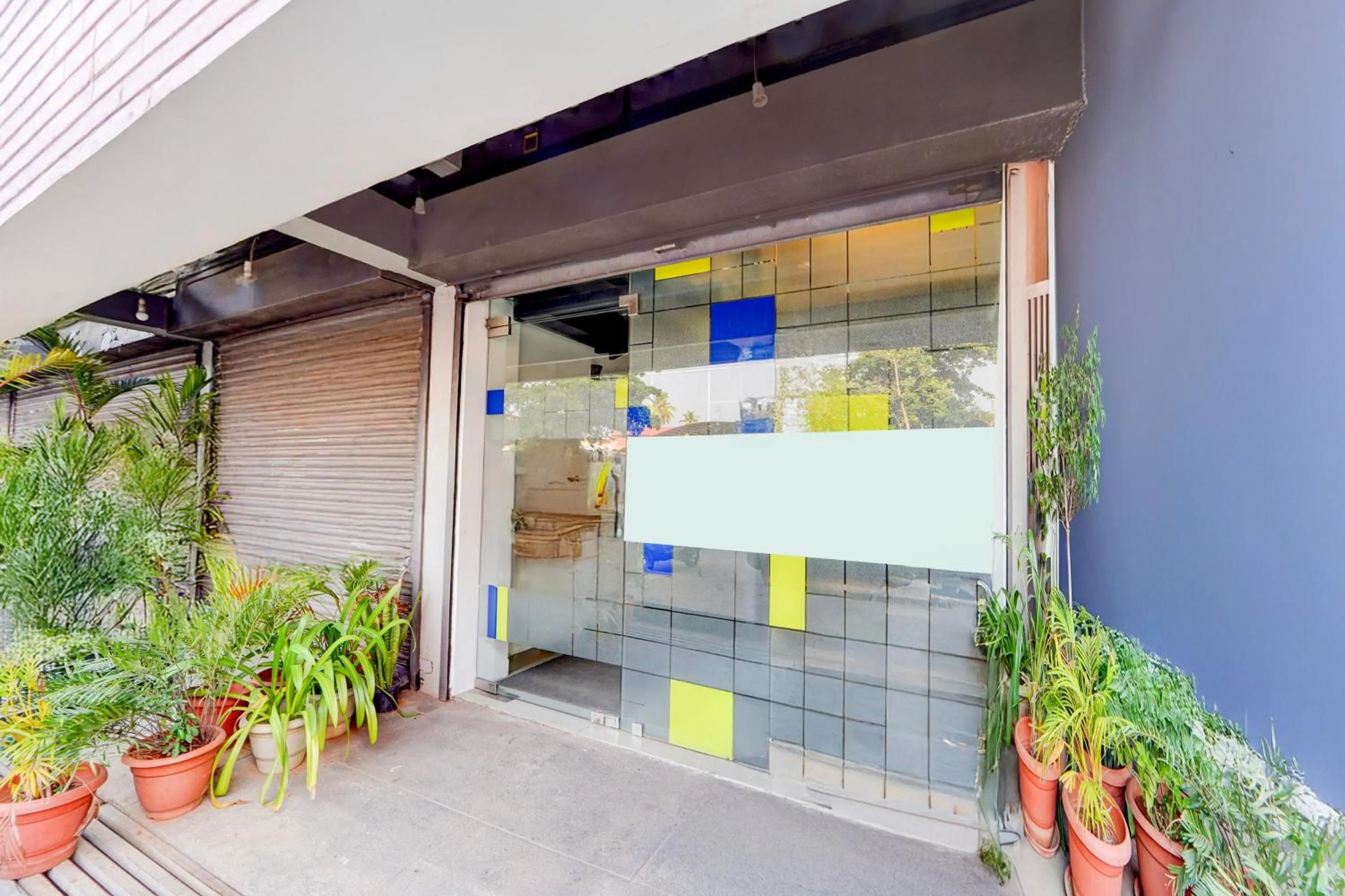 Facade/entrance in Super Townhouse Oak Mangalore