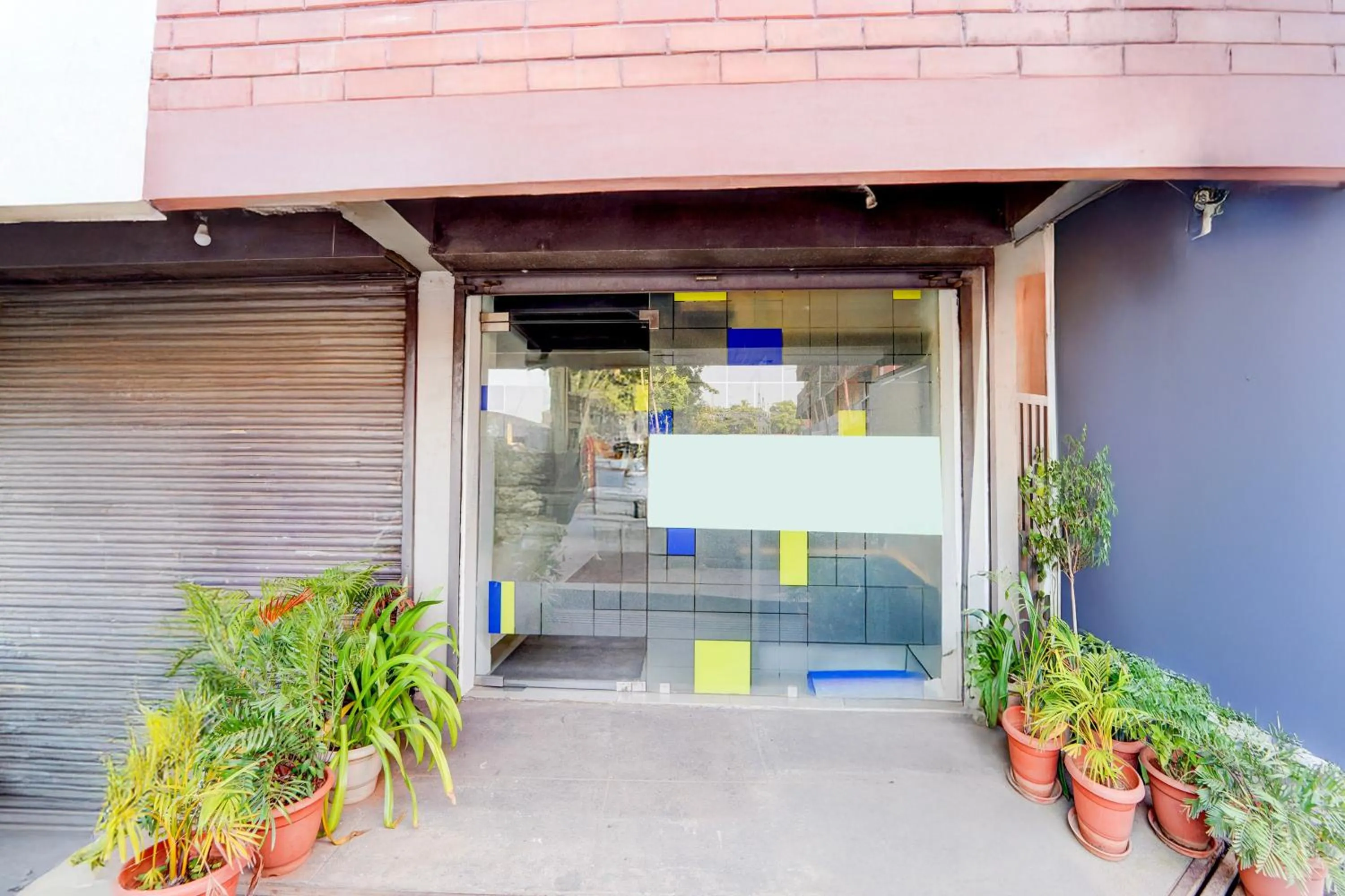 Facade/entrance in Super Townhouse Oak Mangalore