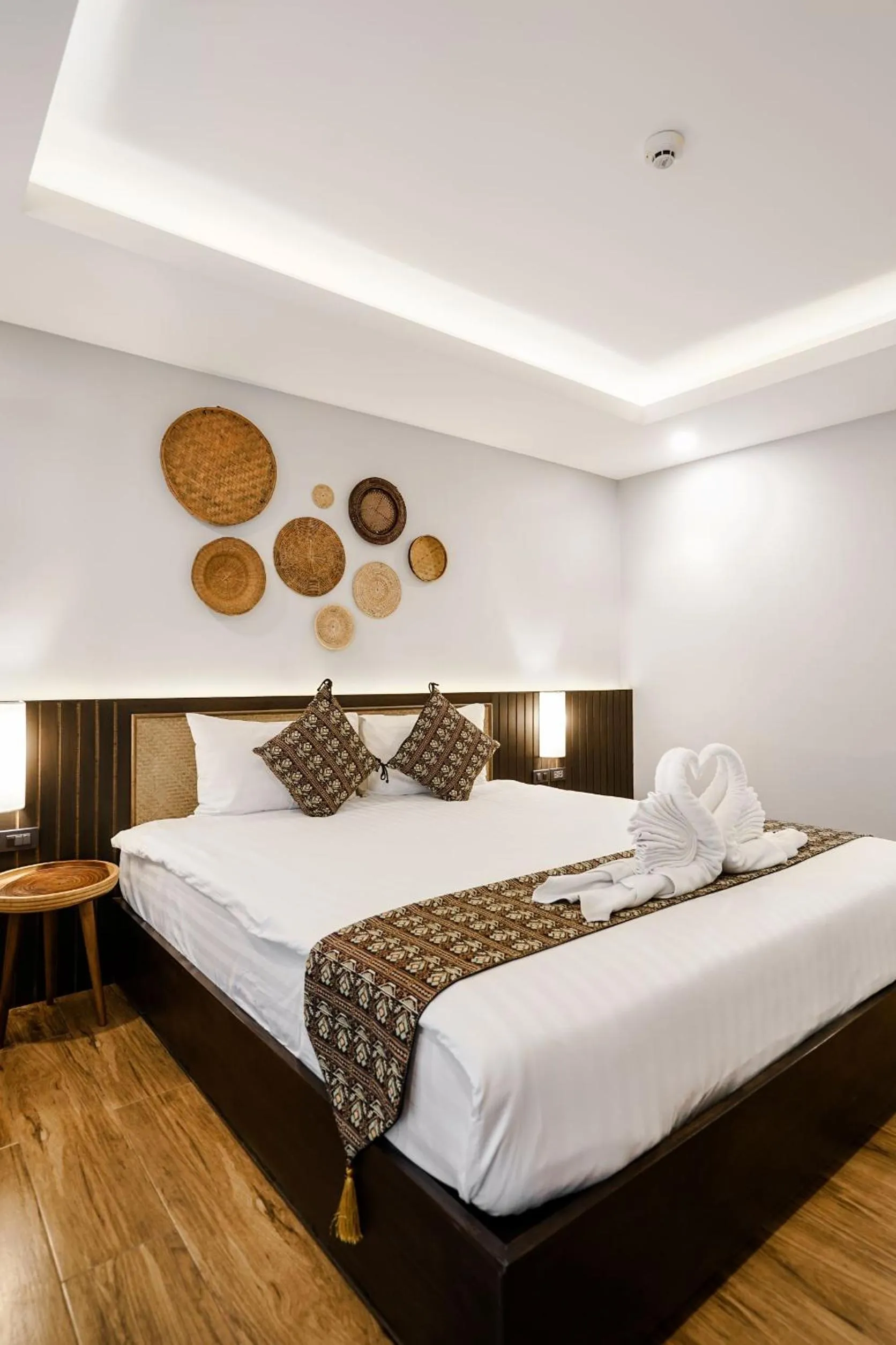 Photo of the whole room, Bed in Paraiso Hotel Chiangmai