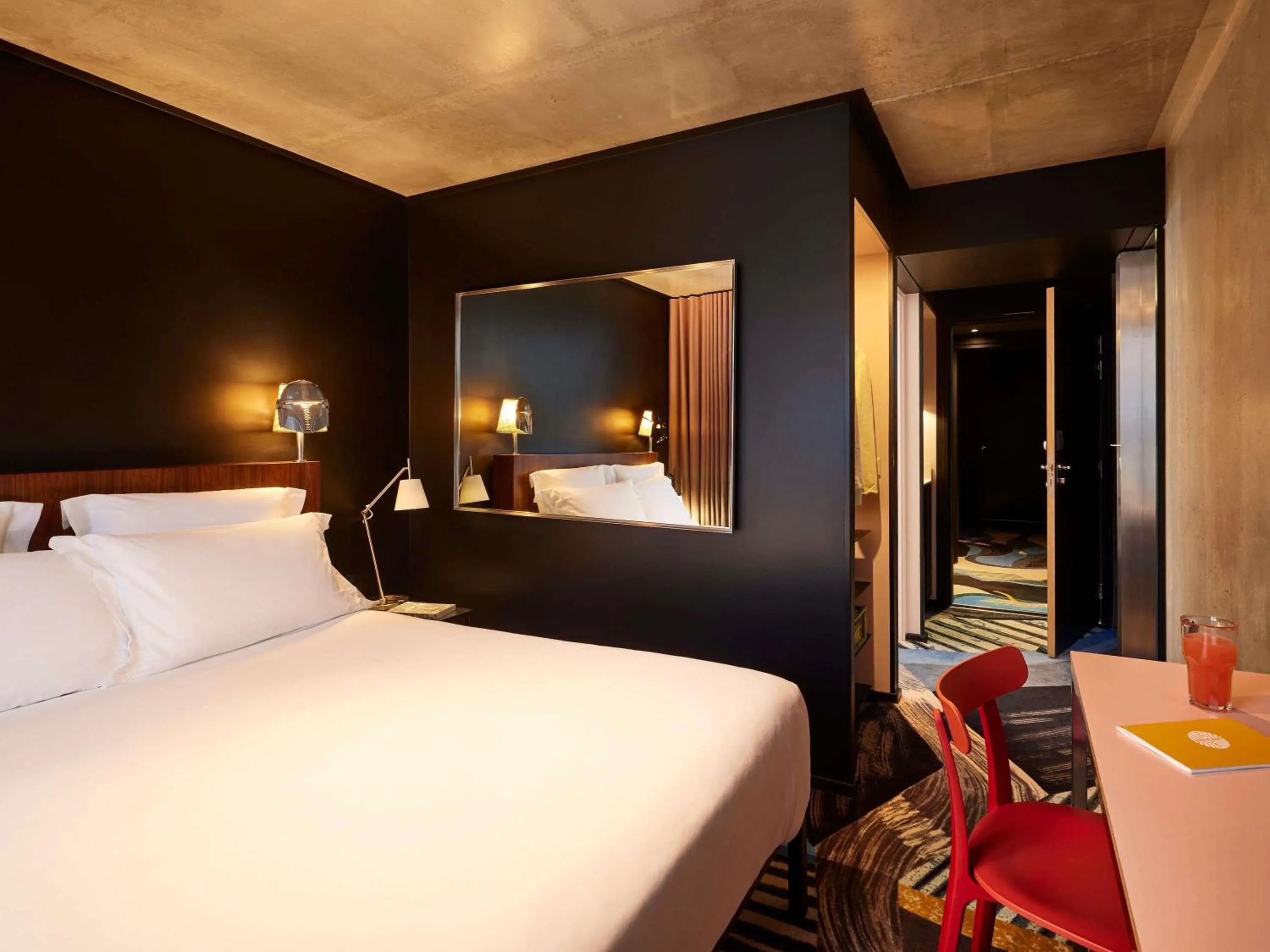 Bedroom, Bed in Mama Shelter Paris East