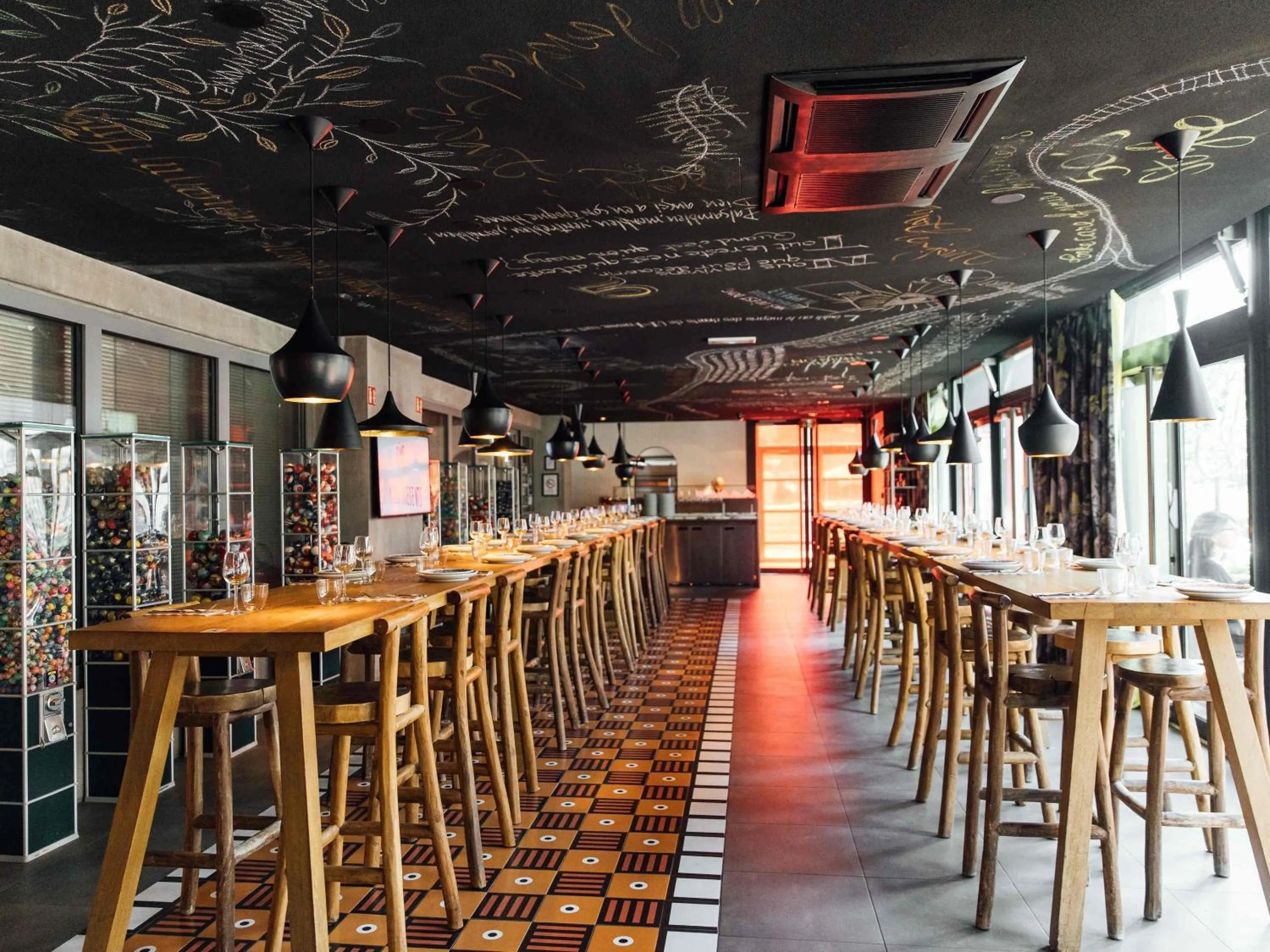 Restaurant/places to eat in Mama Shelter Paris East