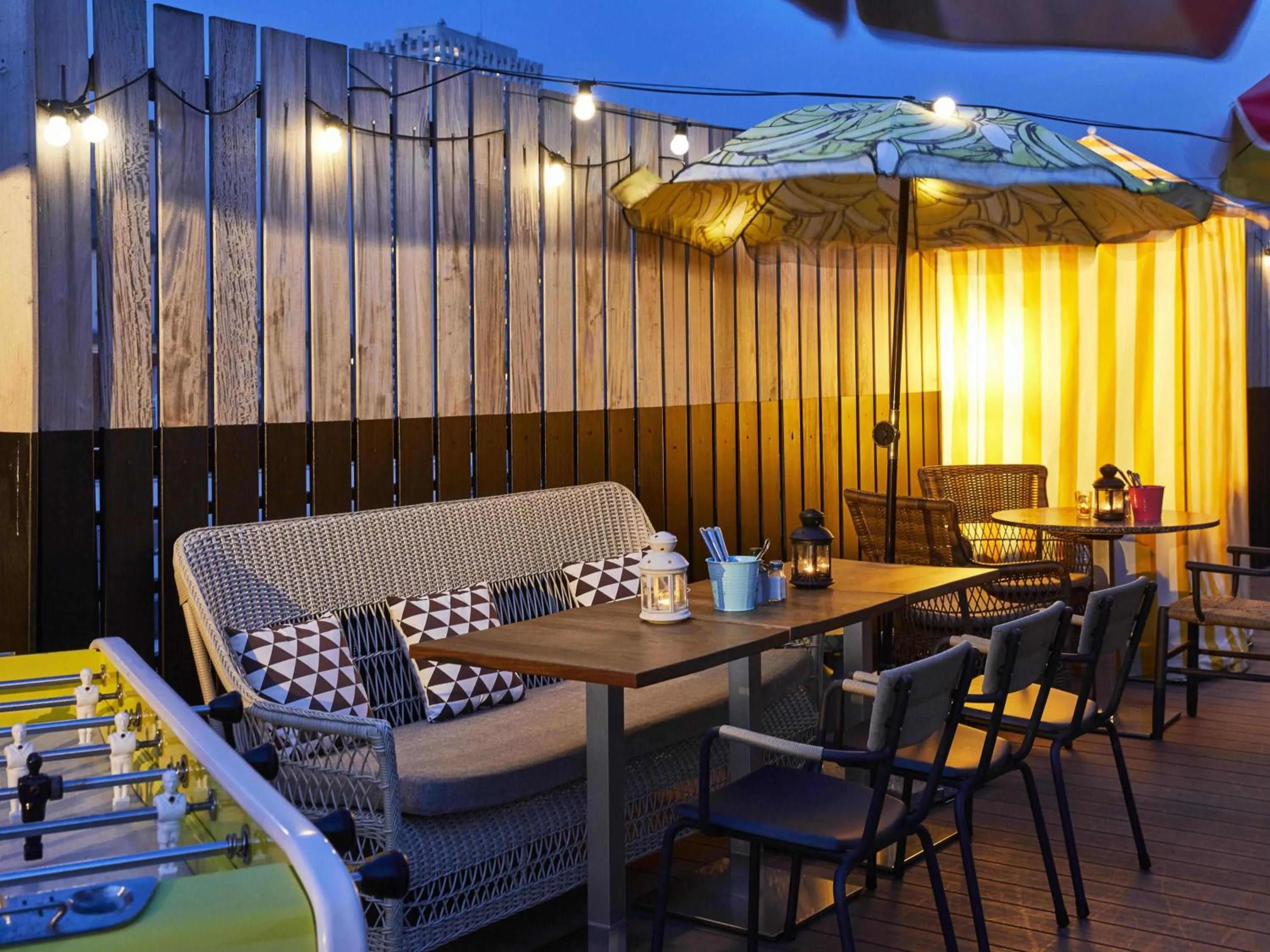 Restaurant/places to eat in Mama Shelter Paris East