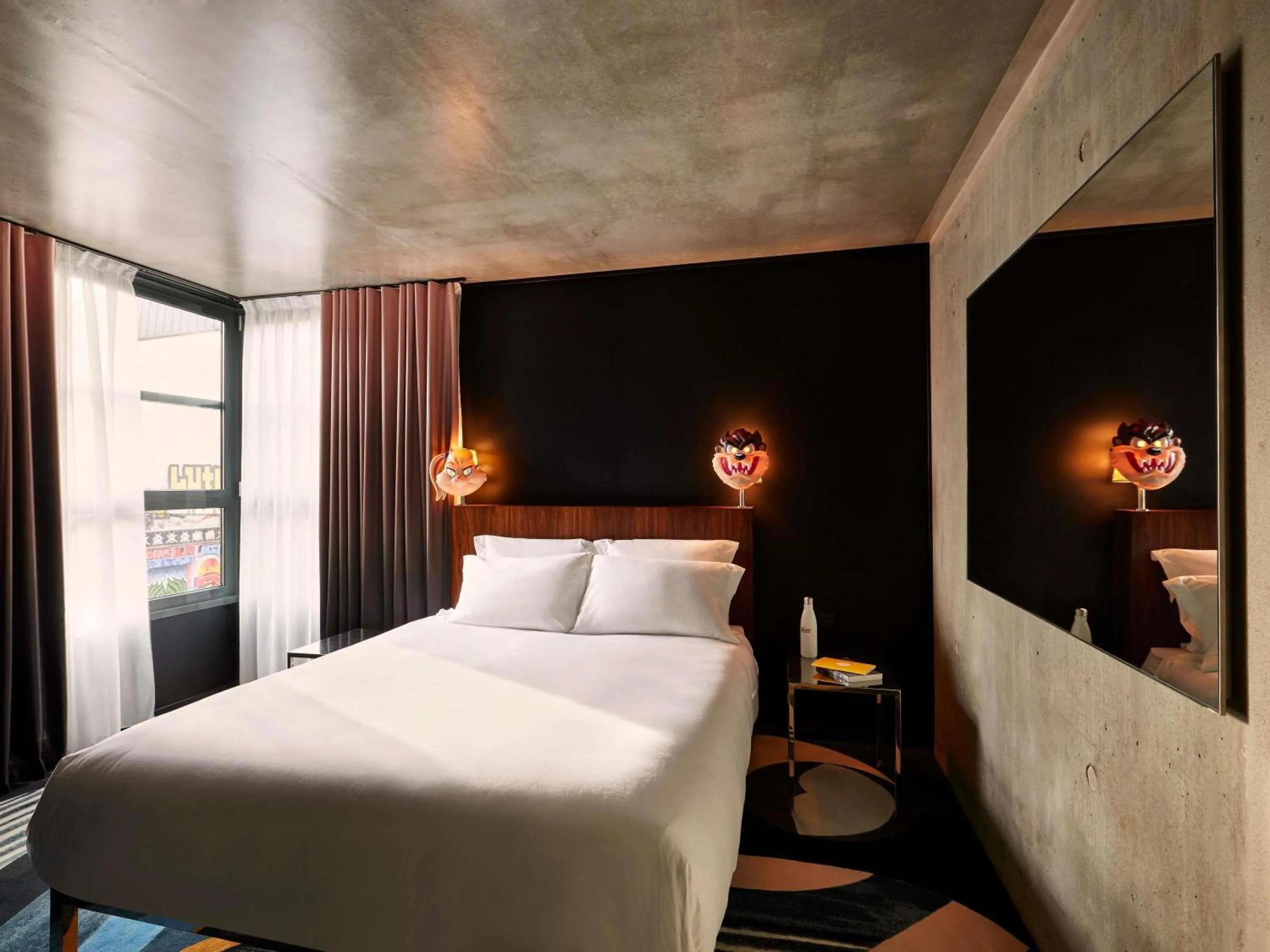 Bedroom, Bed in Mama Shelter Paris East