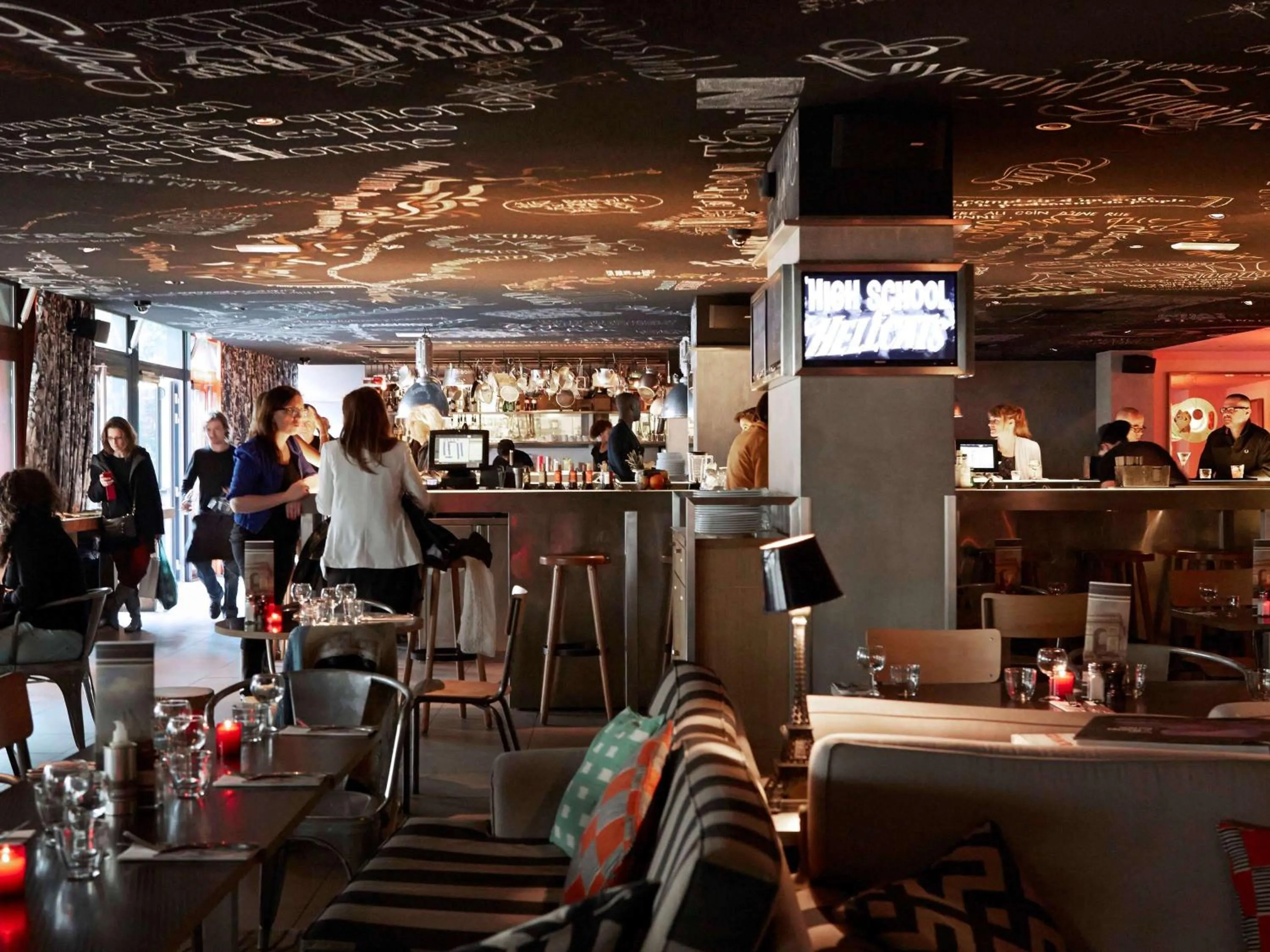 Restaurant/places to eat in Mama Shelter Paris East