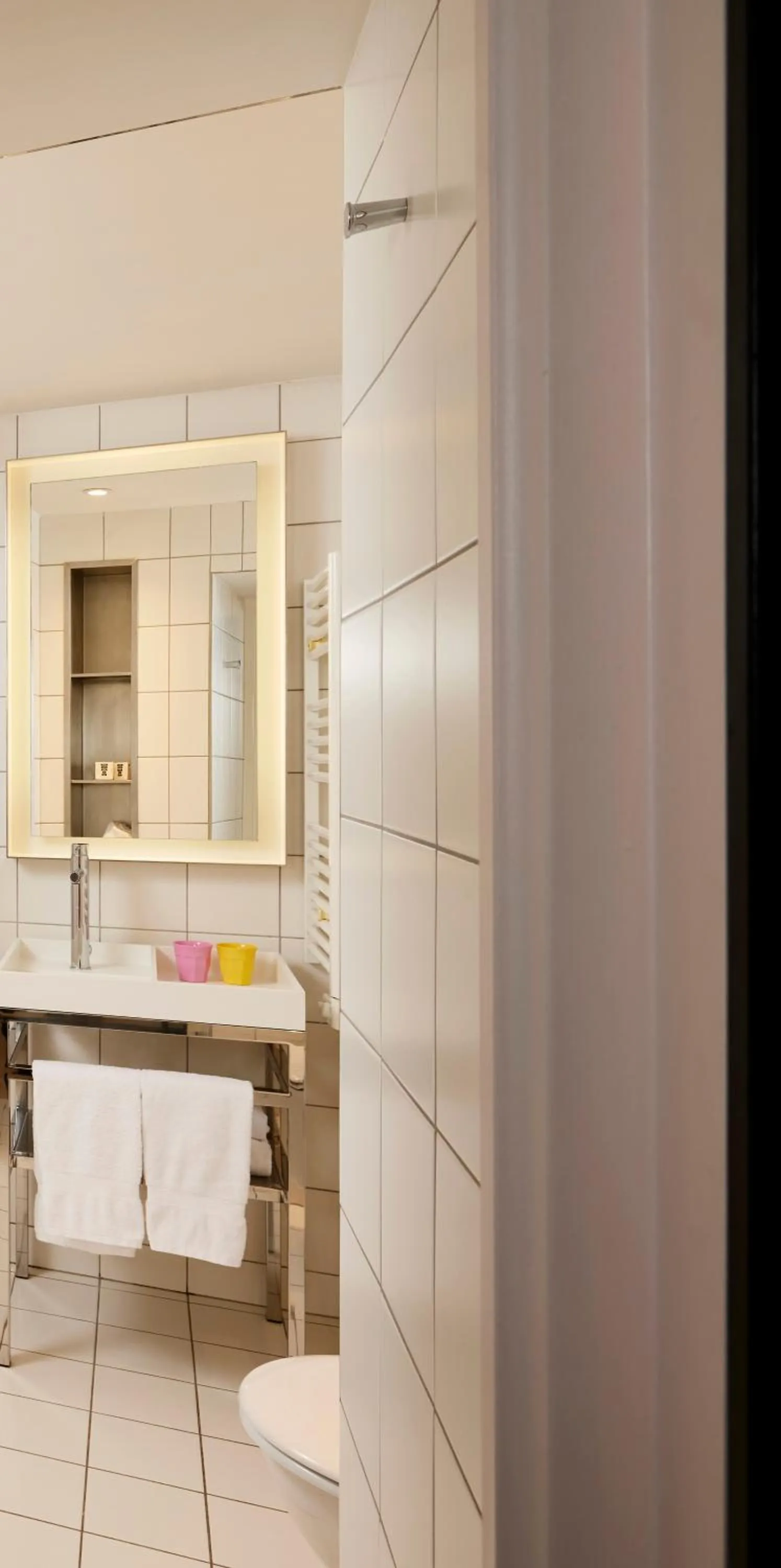 Toilet in Mama Shelter Paris East