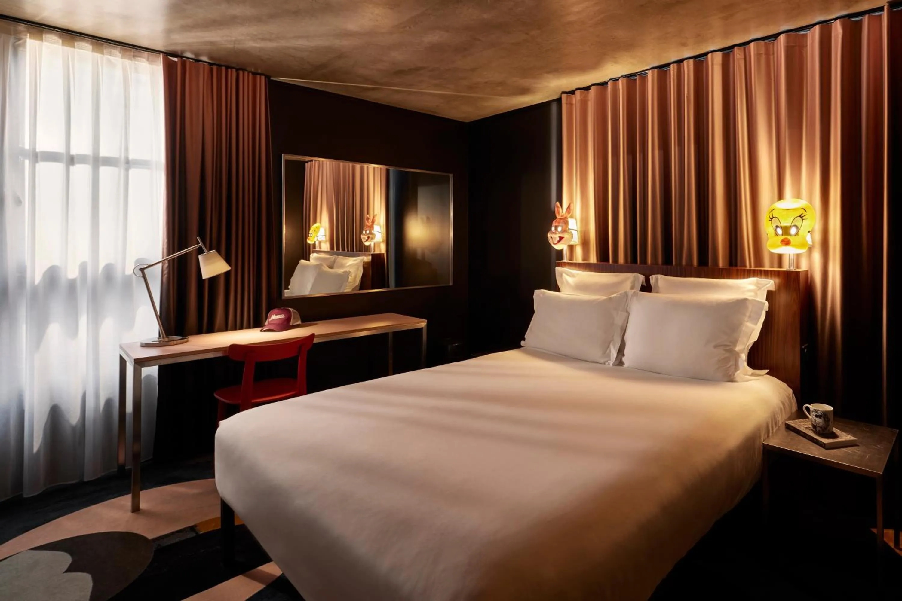 Bed in Mama Shelter Paris East