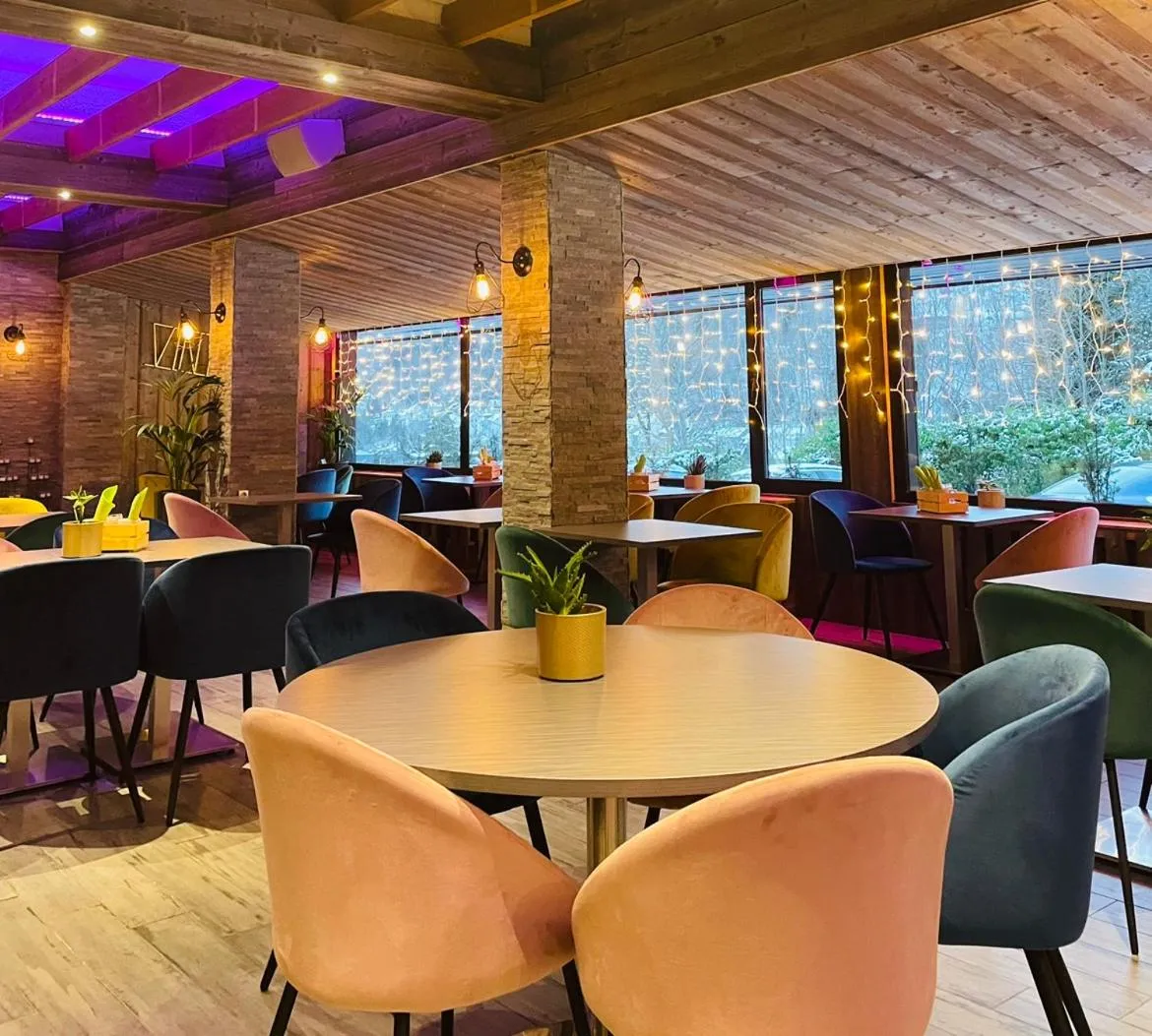 Restaurant/places to eat in The Originals Boutique Hotel Le Panorama Mont Dore