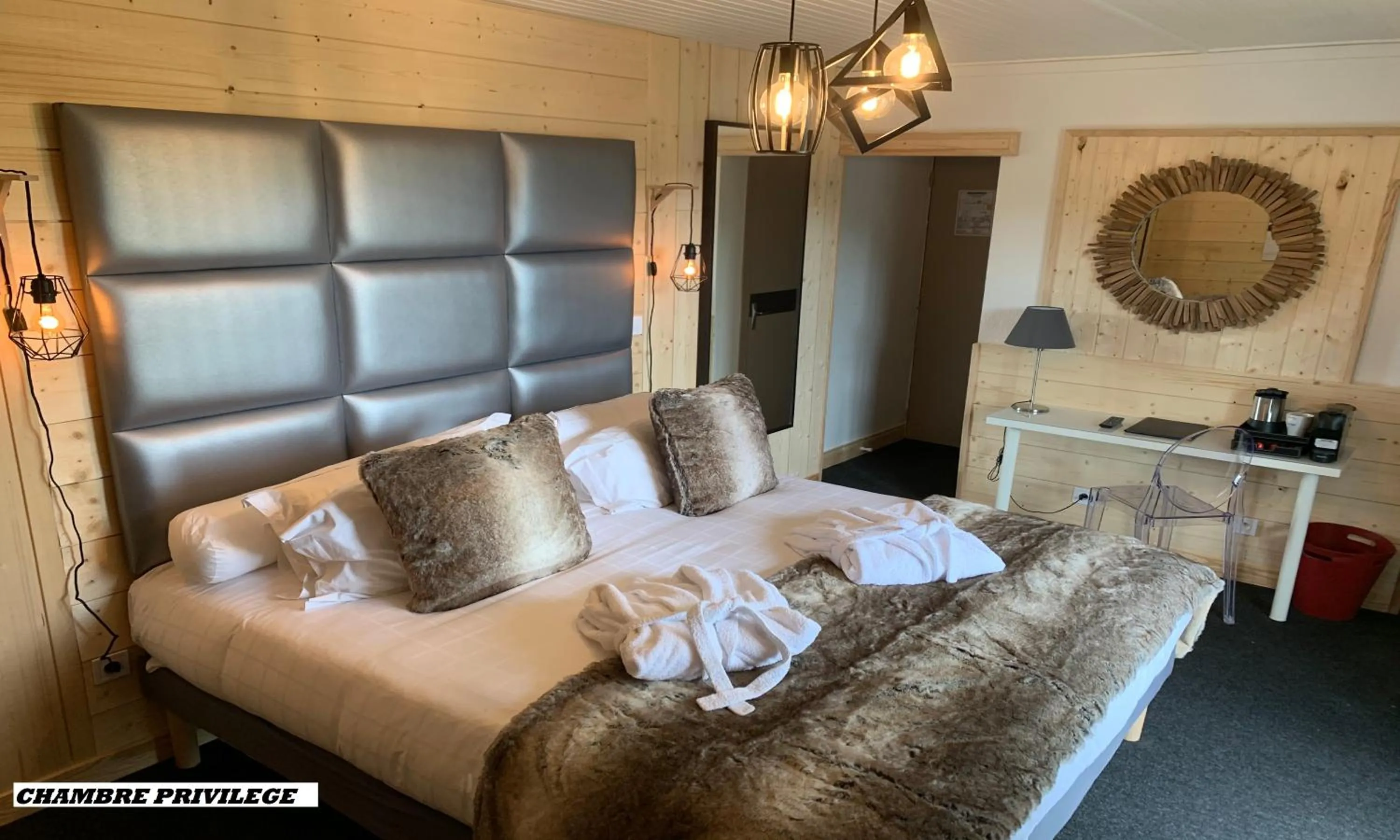 Photo of the whole room, Bed in The Originals Boutique Hotel Le Panorama Mont Dore