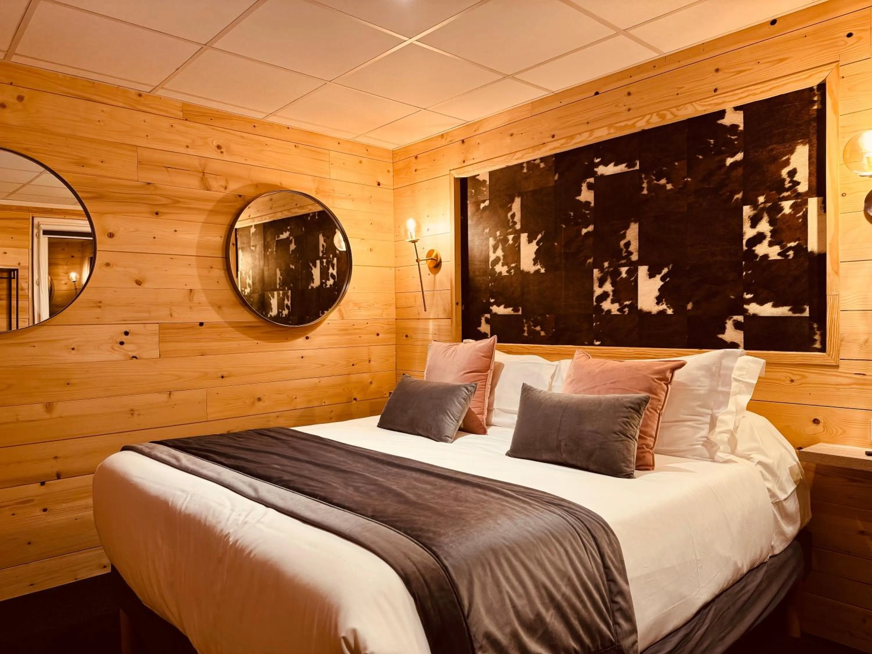 Bedroom, Bed in The Originals Boutique Hotel Le Panorama Mont Dore