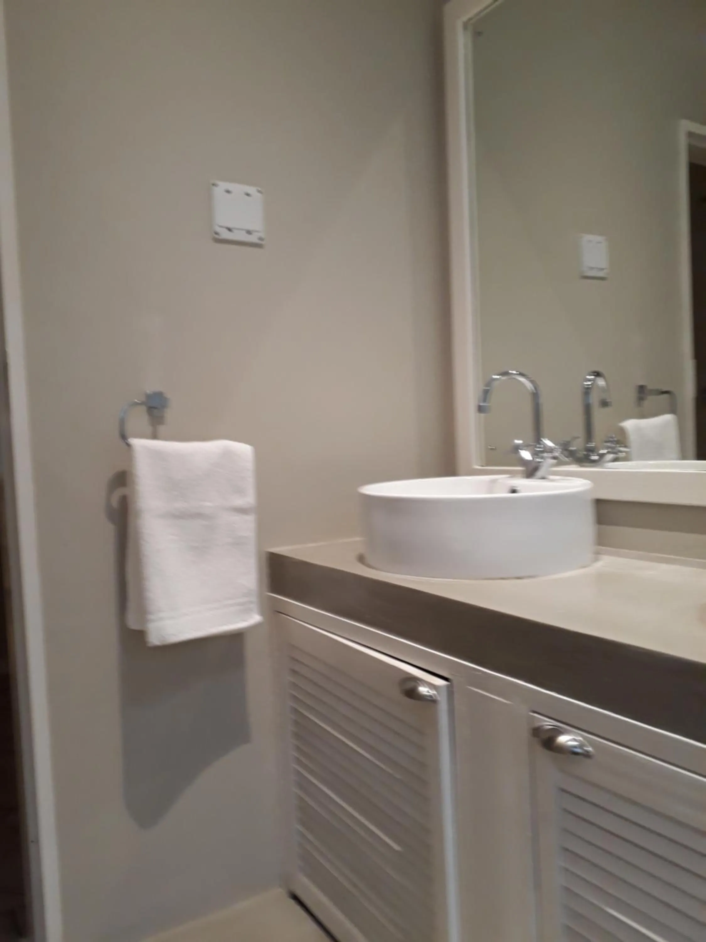 Bathroom in St George's Guest House