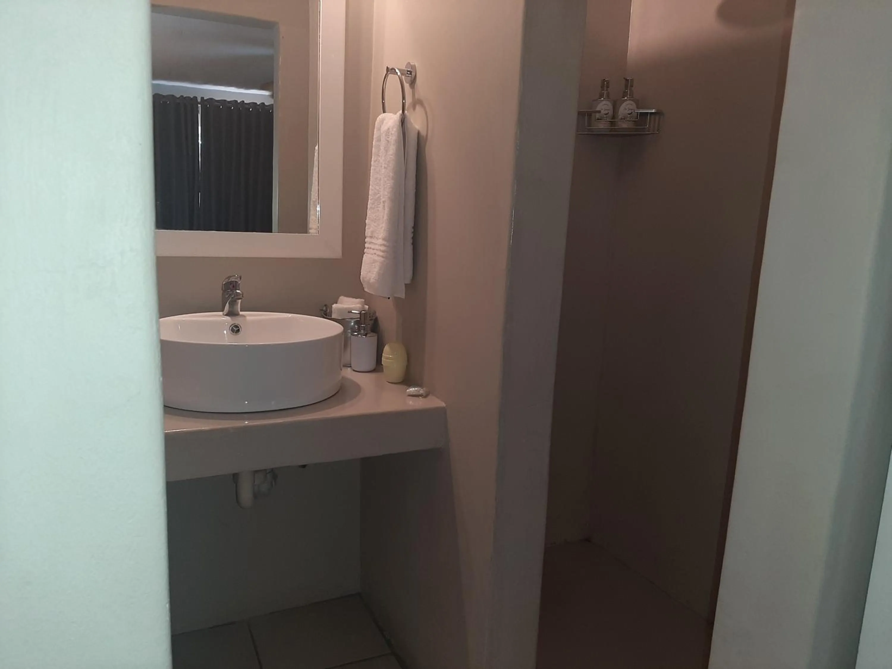 Bathroom in St George's Guest House