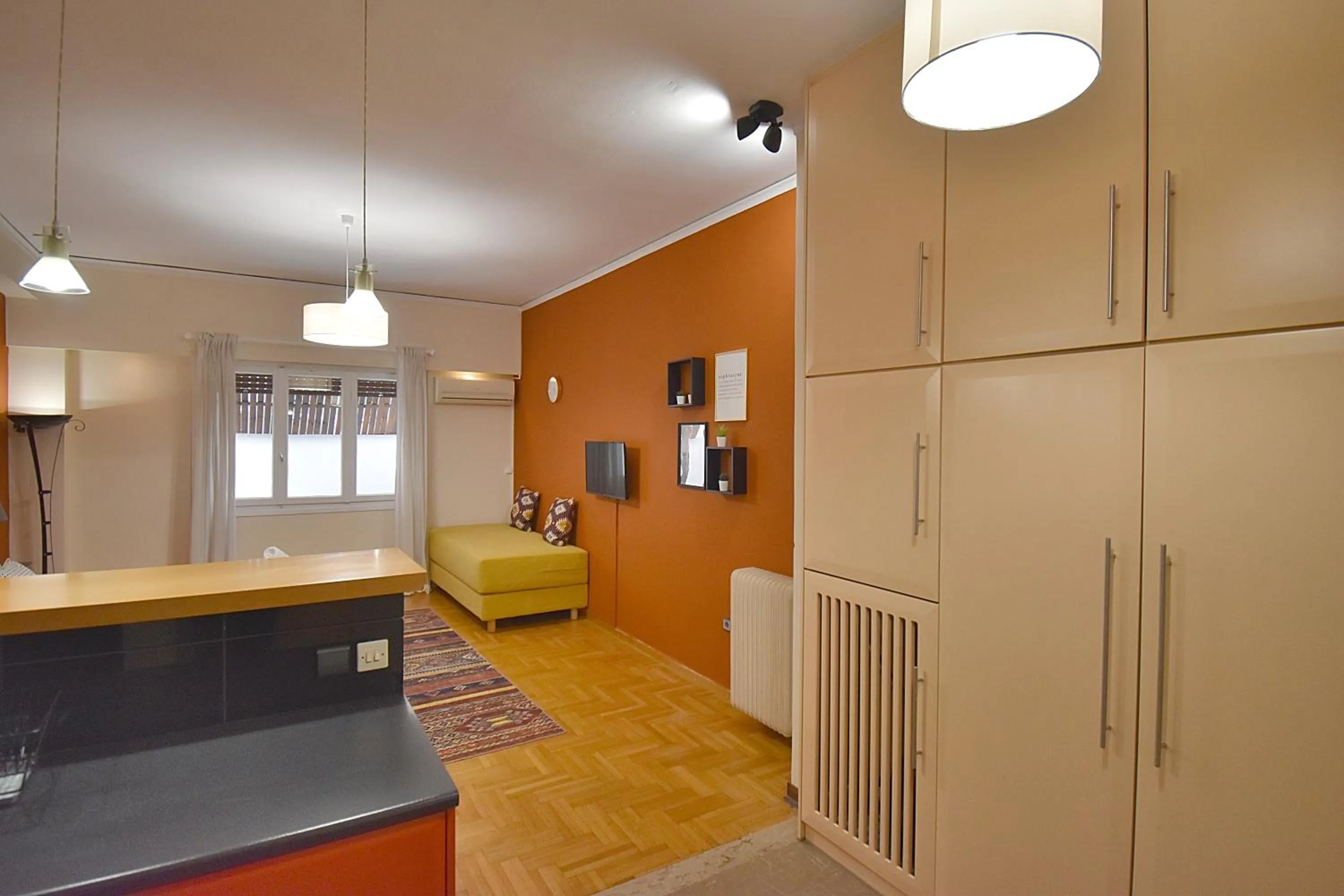 Photo of the whole room in Check Point - Down Town