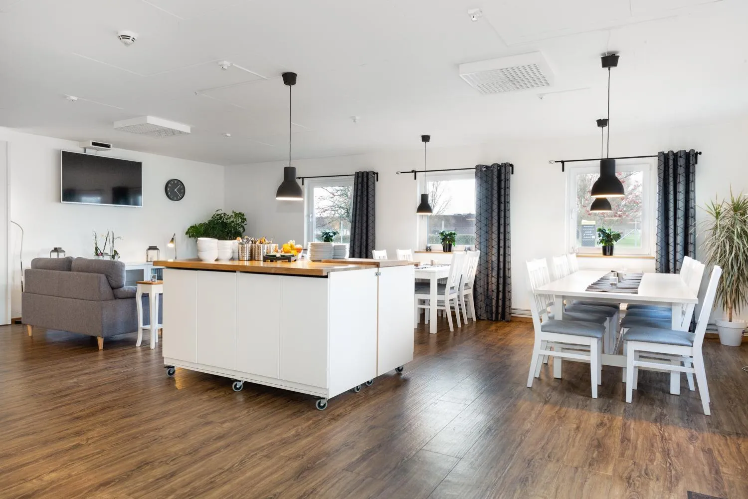 Restaurant/places to eat in Brink Hotell