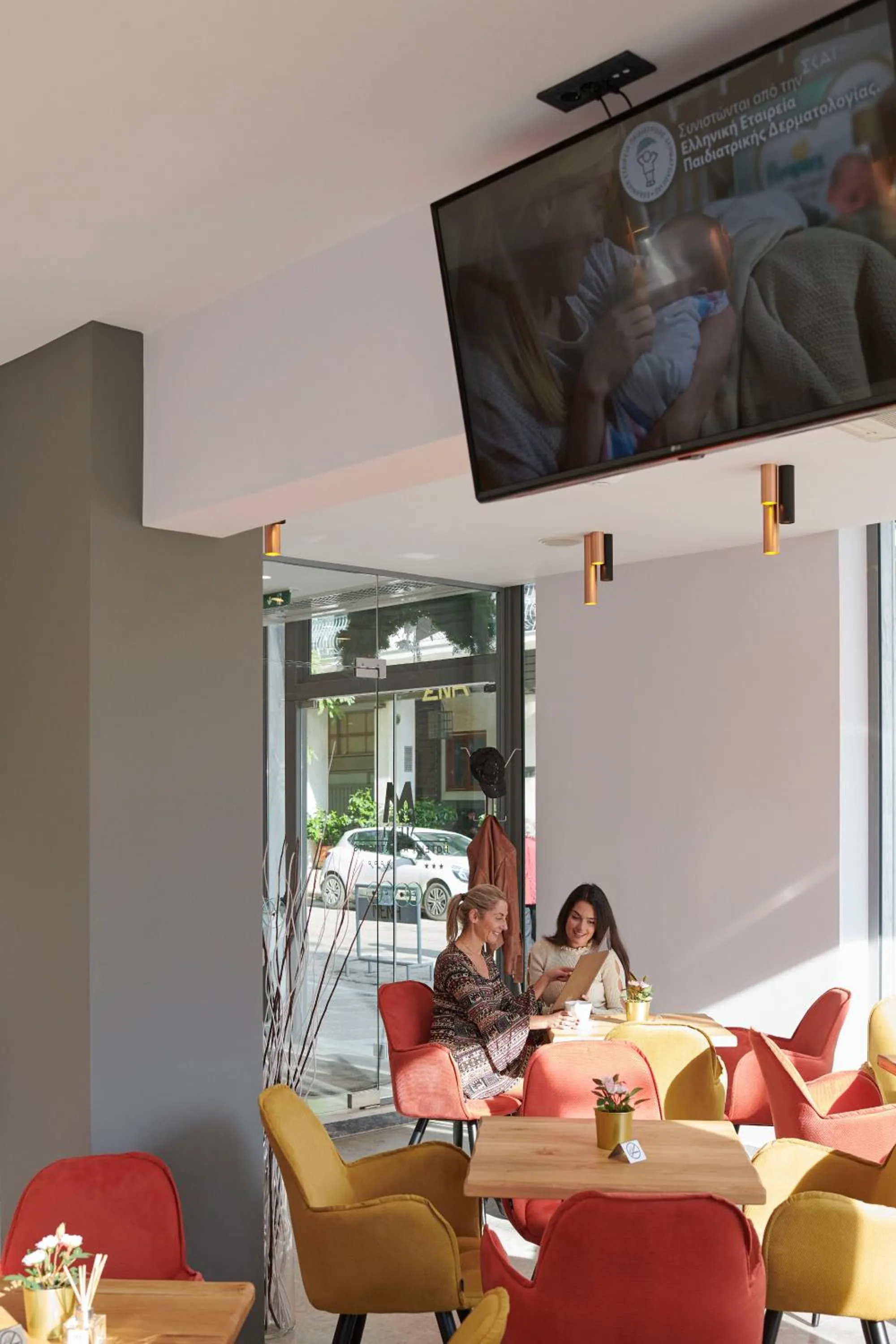 Lounge or bar in Meni Hotel & Apartments UNDER NEW MANAGEMENT