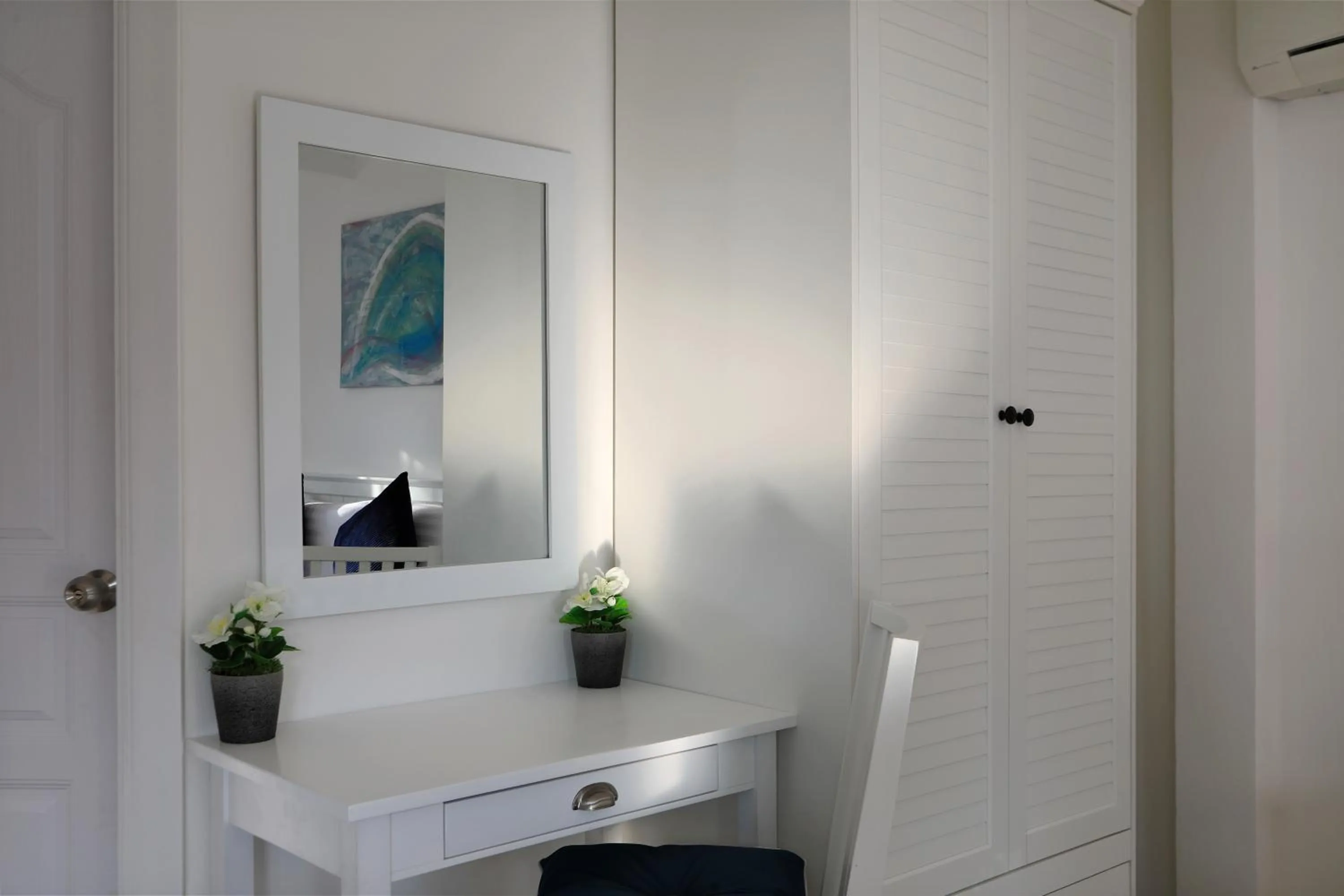 Area and facilities in Kata White Villas