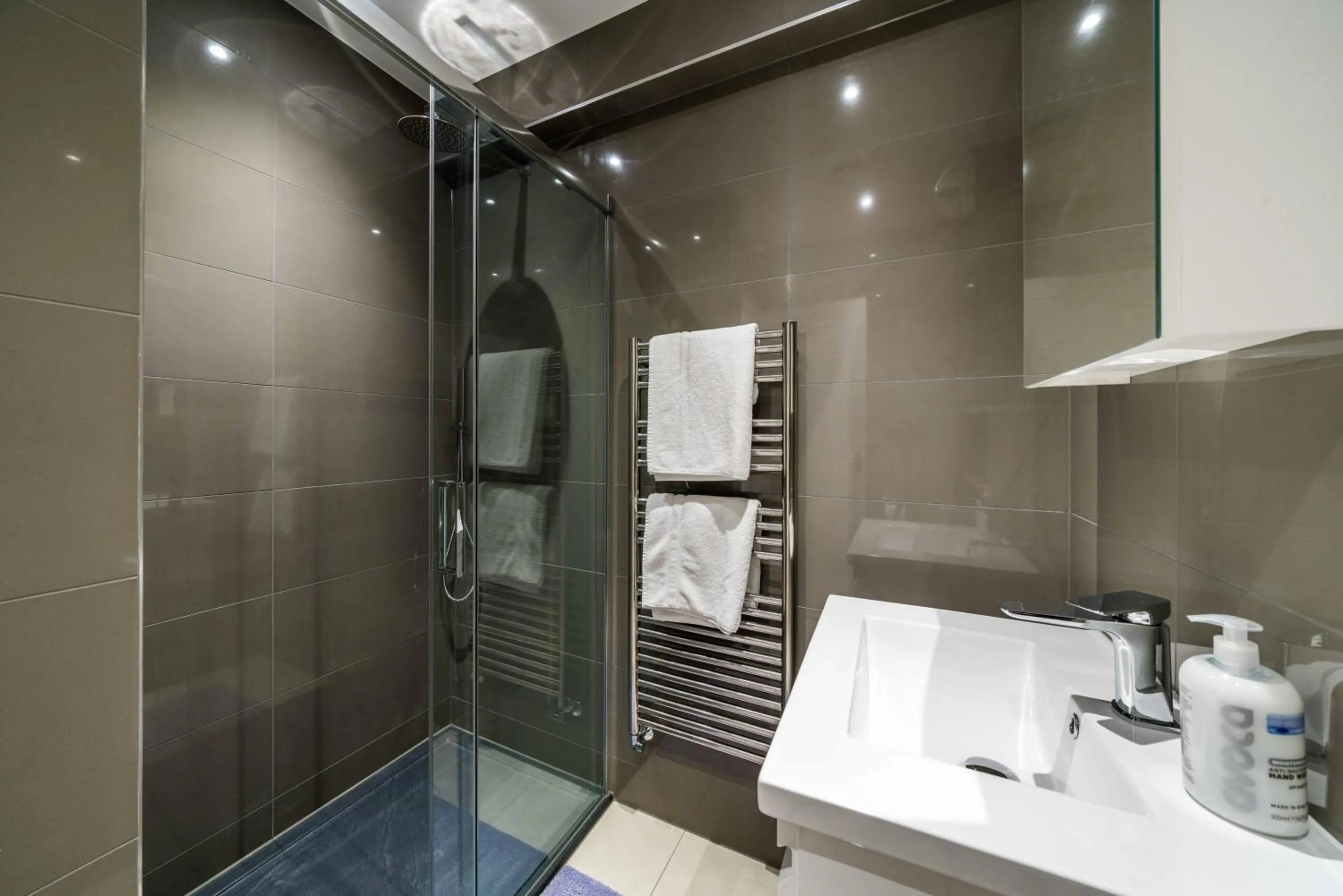 Bathroom in Simple Stay