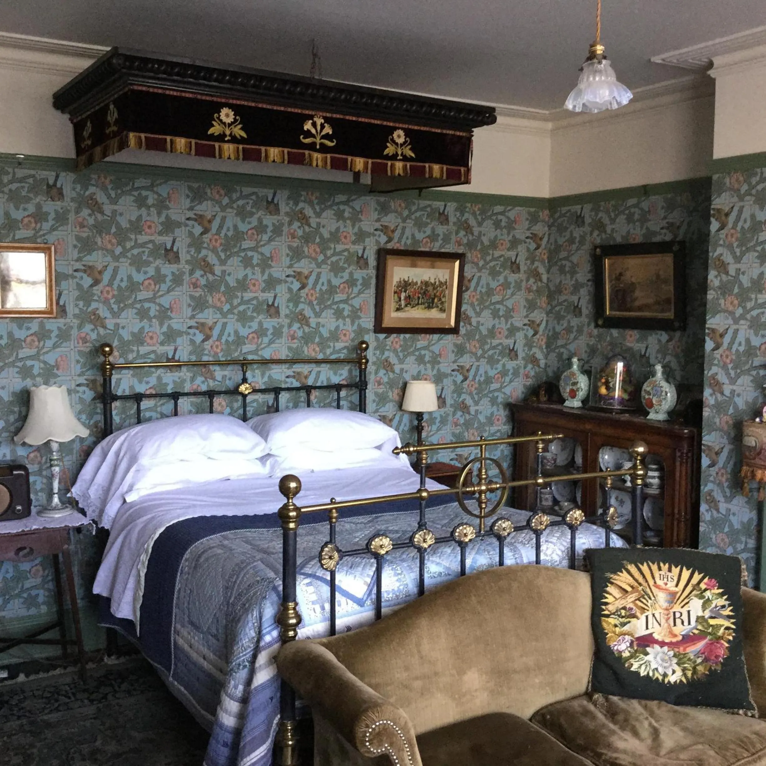 Bed in St Benedict - Victorian Bed and Breakfast