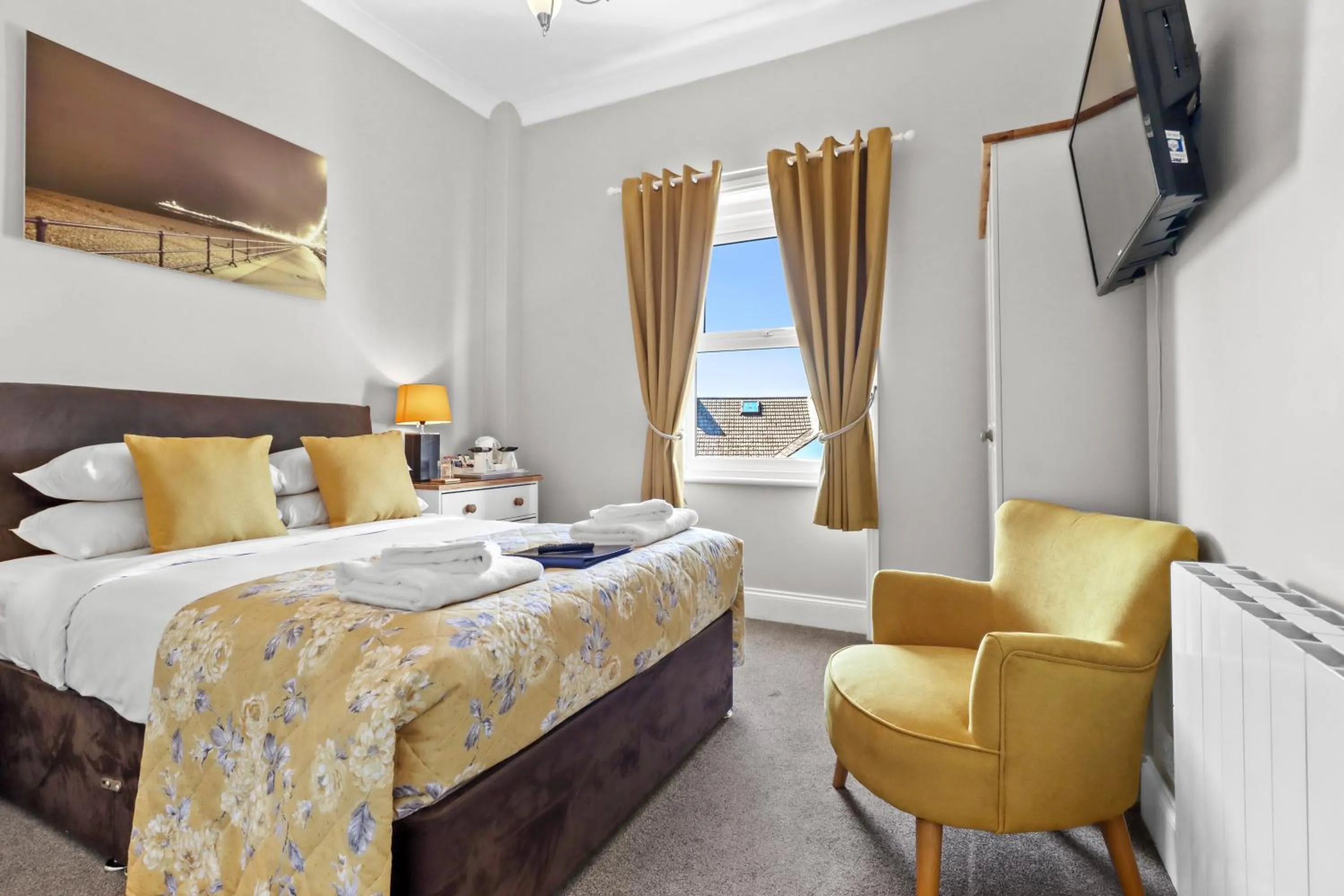 Bedroom, Bed in Beach Front Guest House