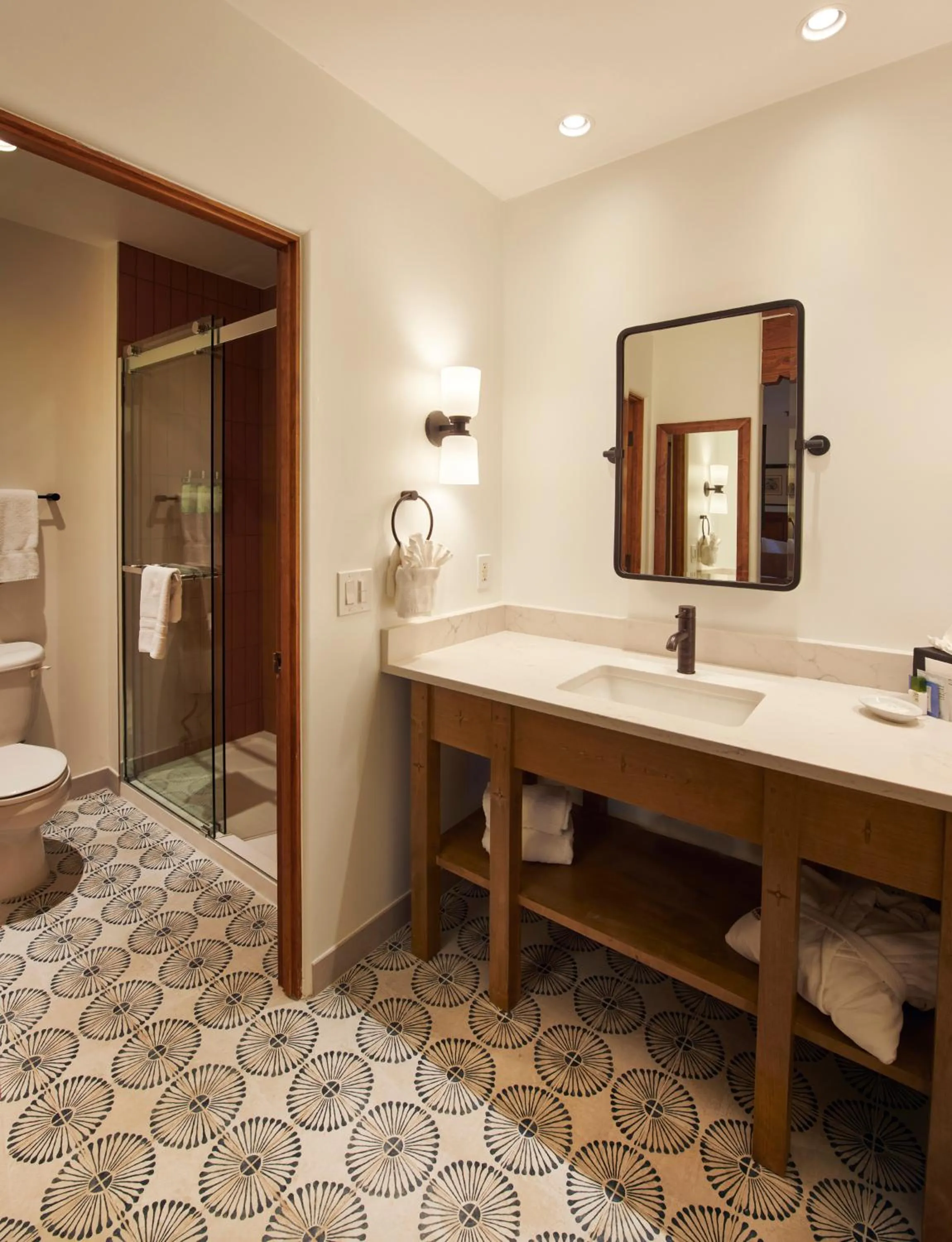 Shower in Piñon Court by La Fonda