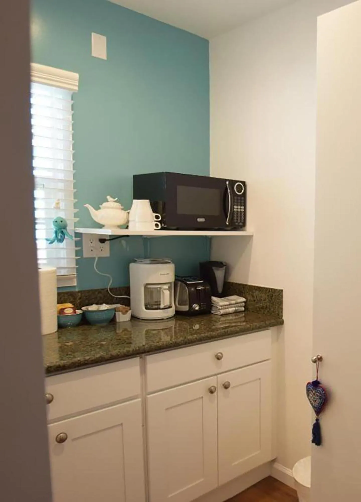 Coffee/tea facilities in Venice Beach Apartments Monthly rents