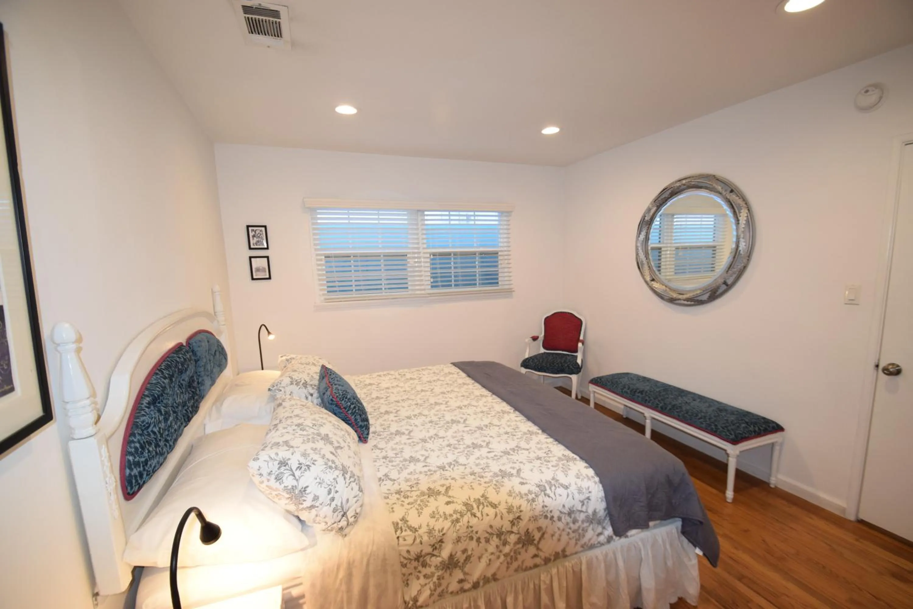 Bed in Venice Beach Apartments Monthly rents