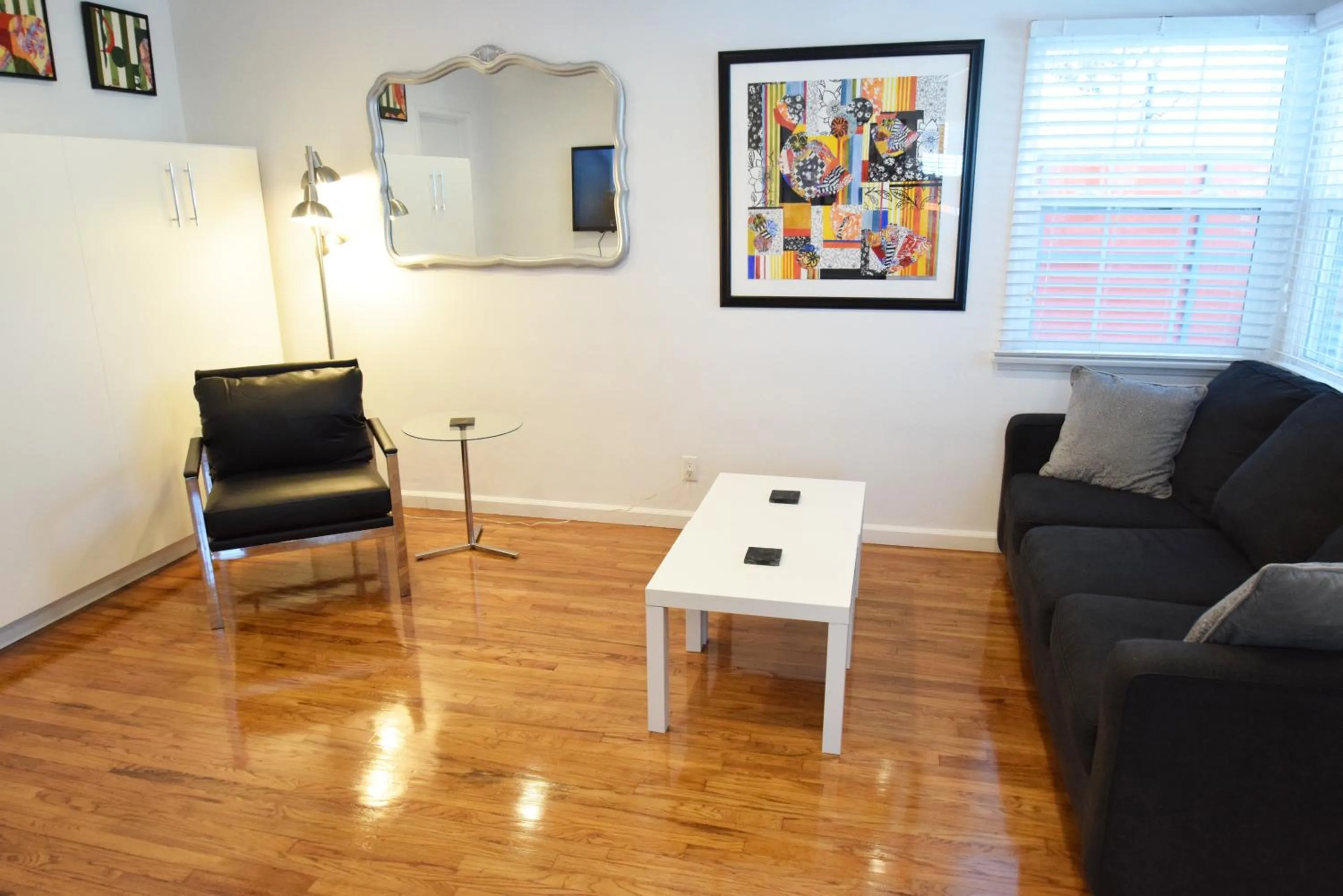 Living room in Venice Beach Apartments Monthly rents