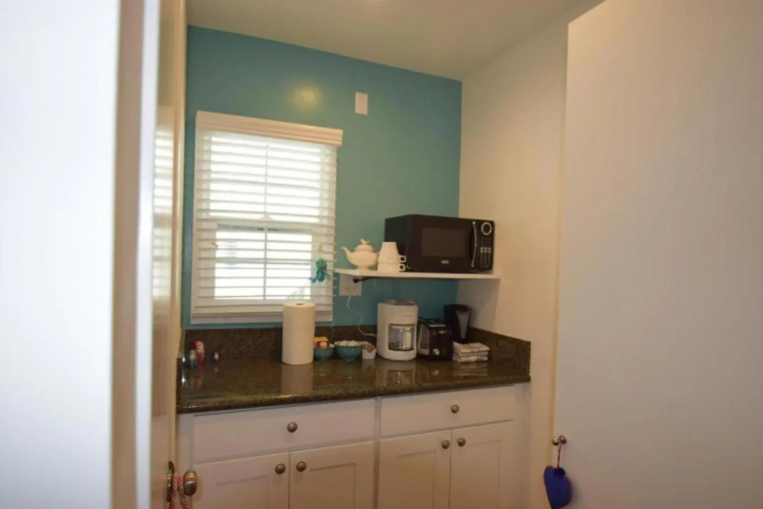 Coffee/tea facilities in Venice Beach Apartments Monthly rents