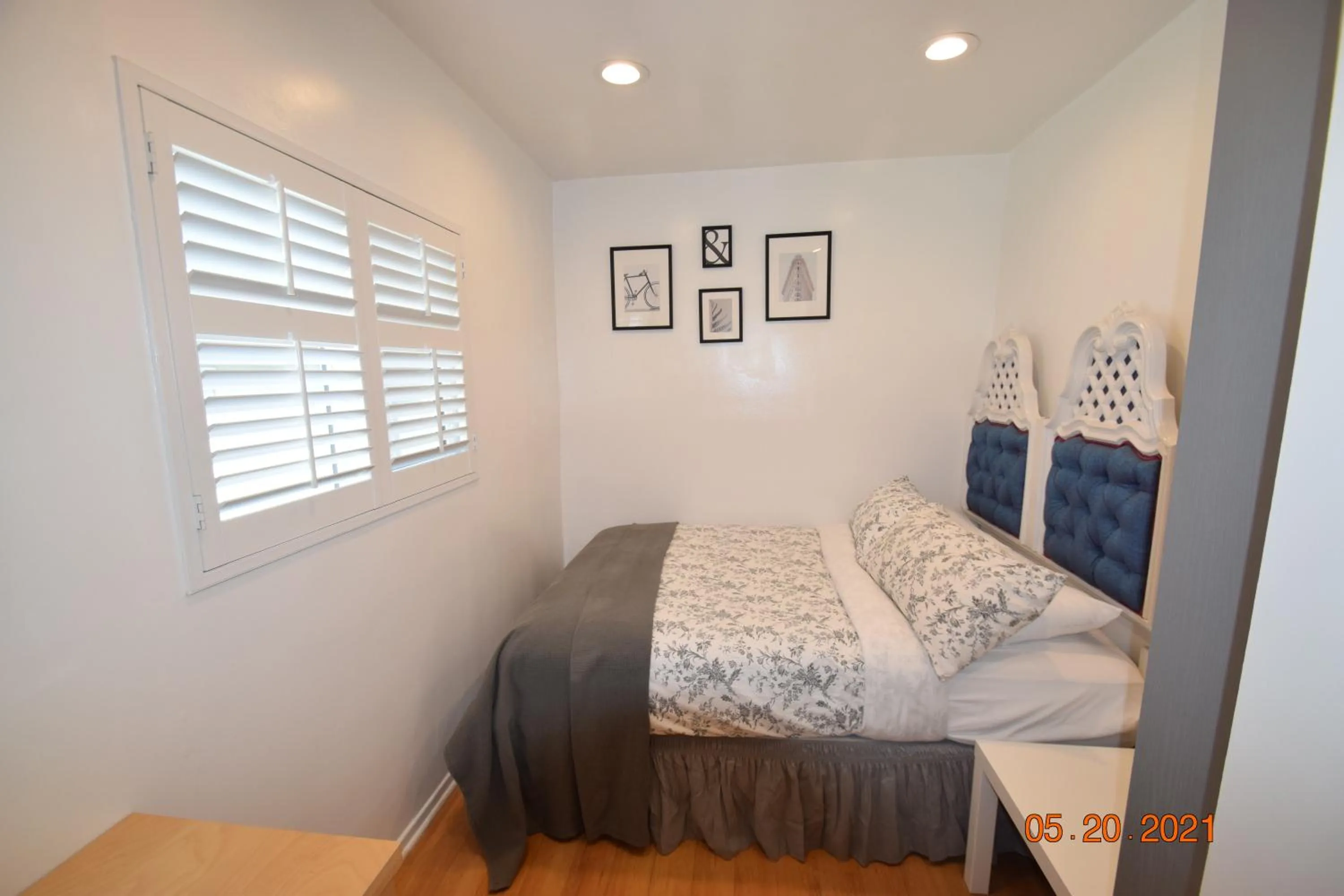 Bedroom, Bed in Venice Beach Apartments Monthly rents