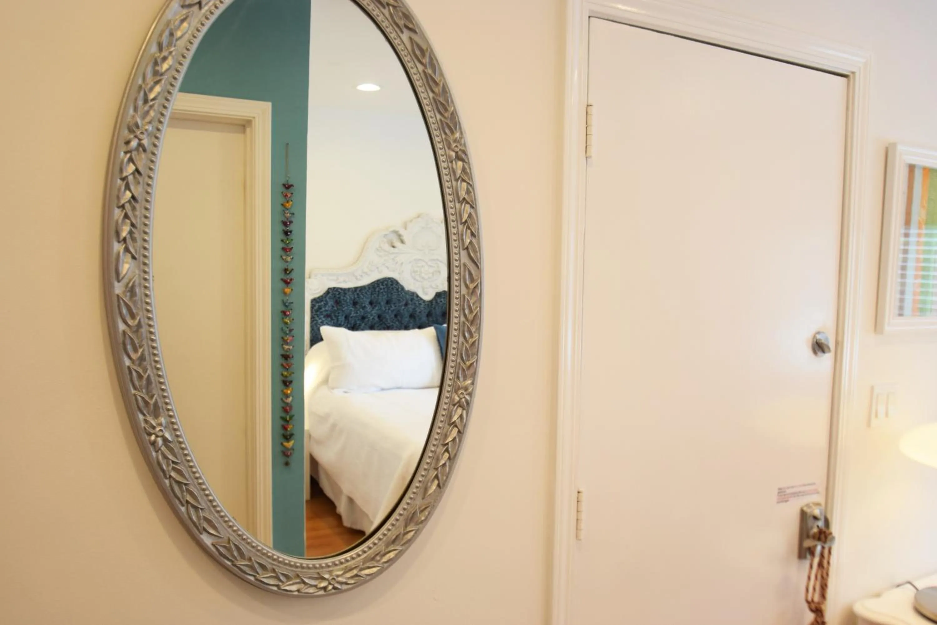 Bedroom, Bed in Venice Beach Apartments Monthly rents