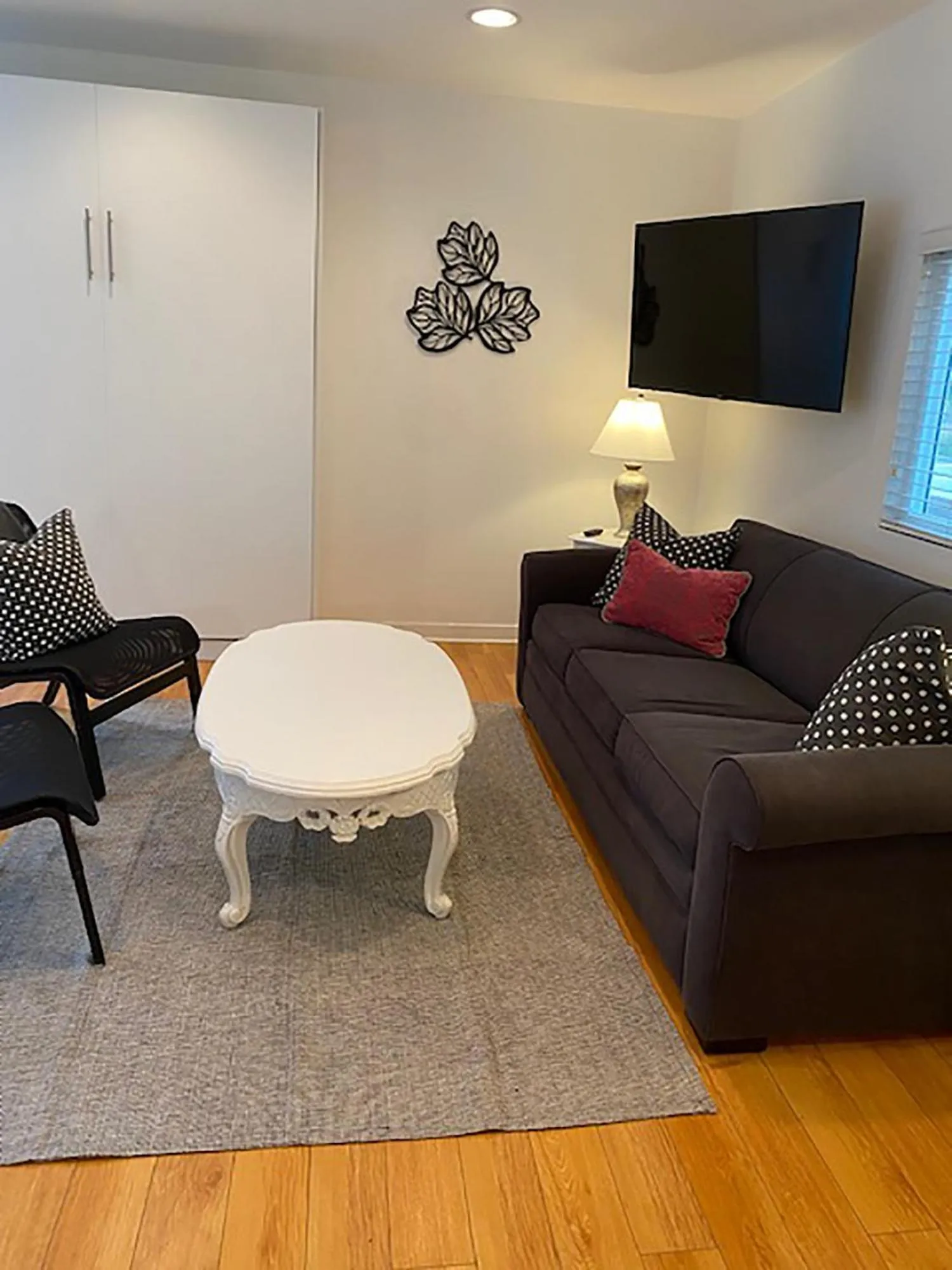 Living room in Venice Beach Apartments Monthly rents