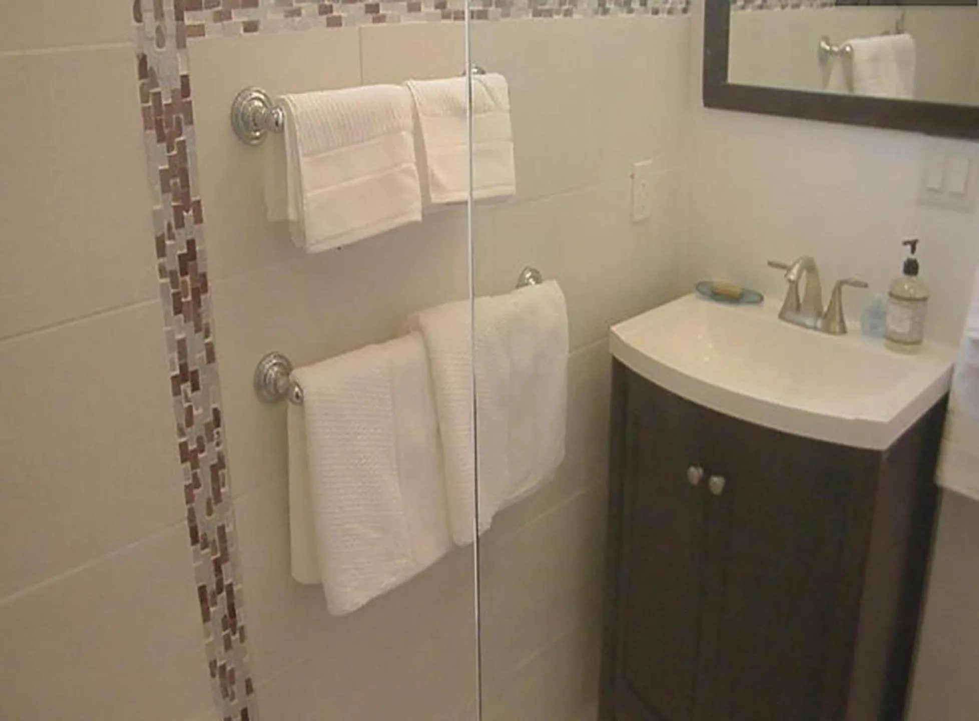 Bathroom in Venice Beach Apartments Monthly rents