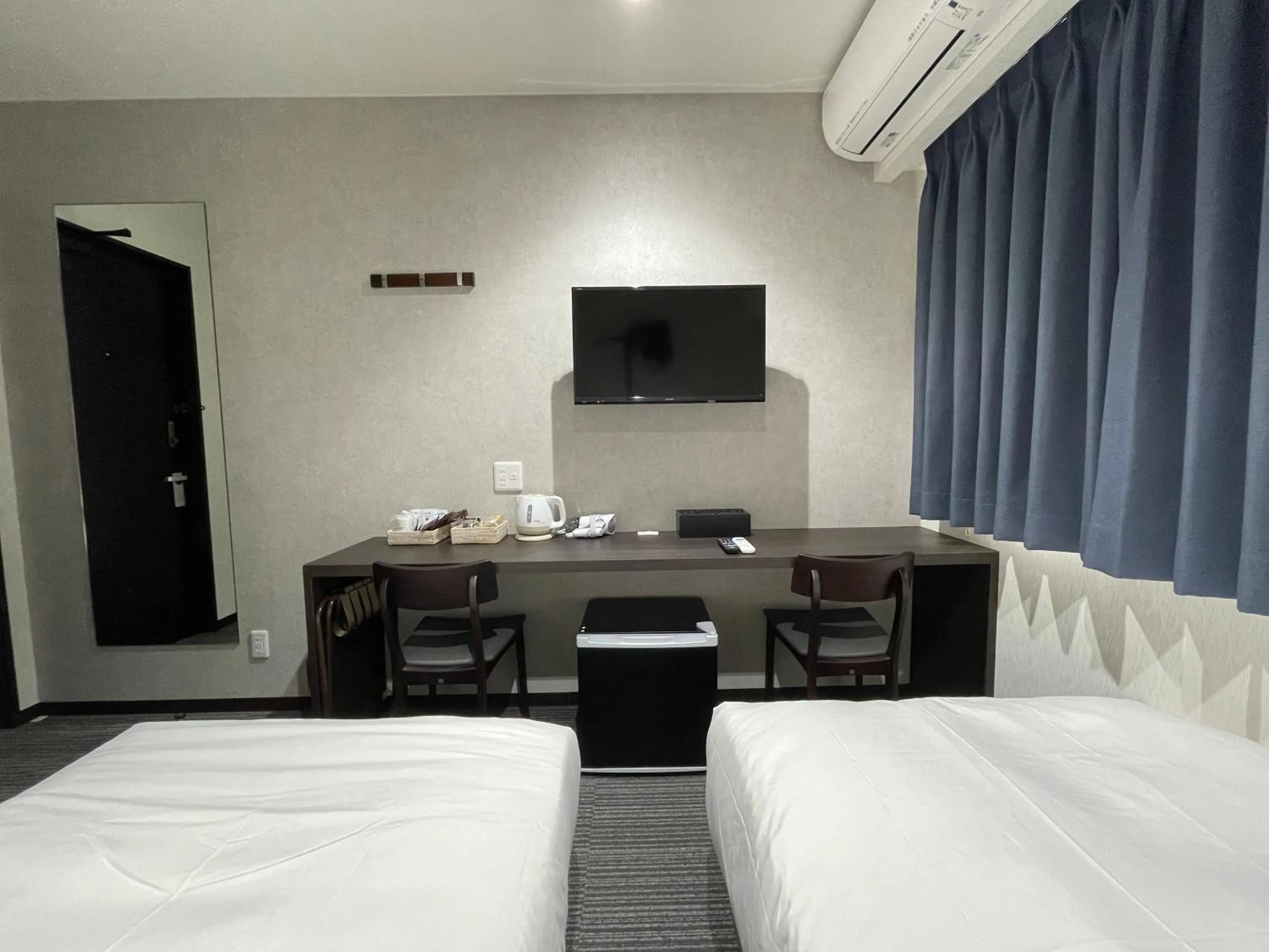 Photo of the whole room, Bed in Hotel de M