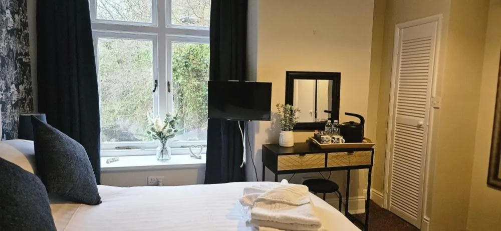 Bedroom, Bed in The Abbey Inn