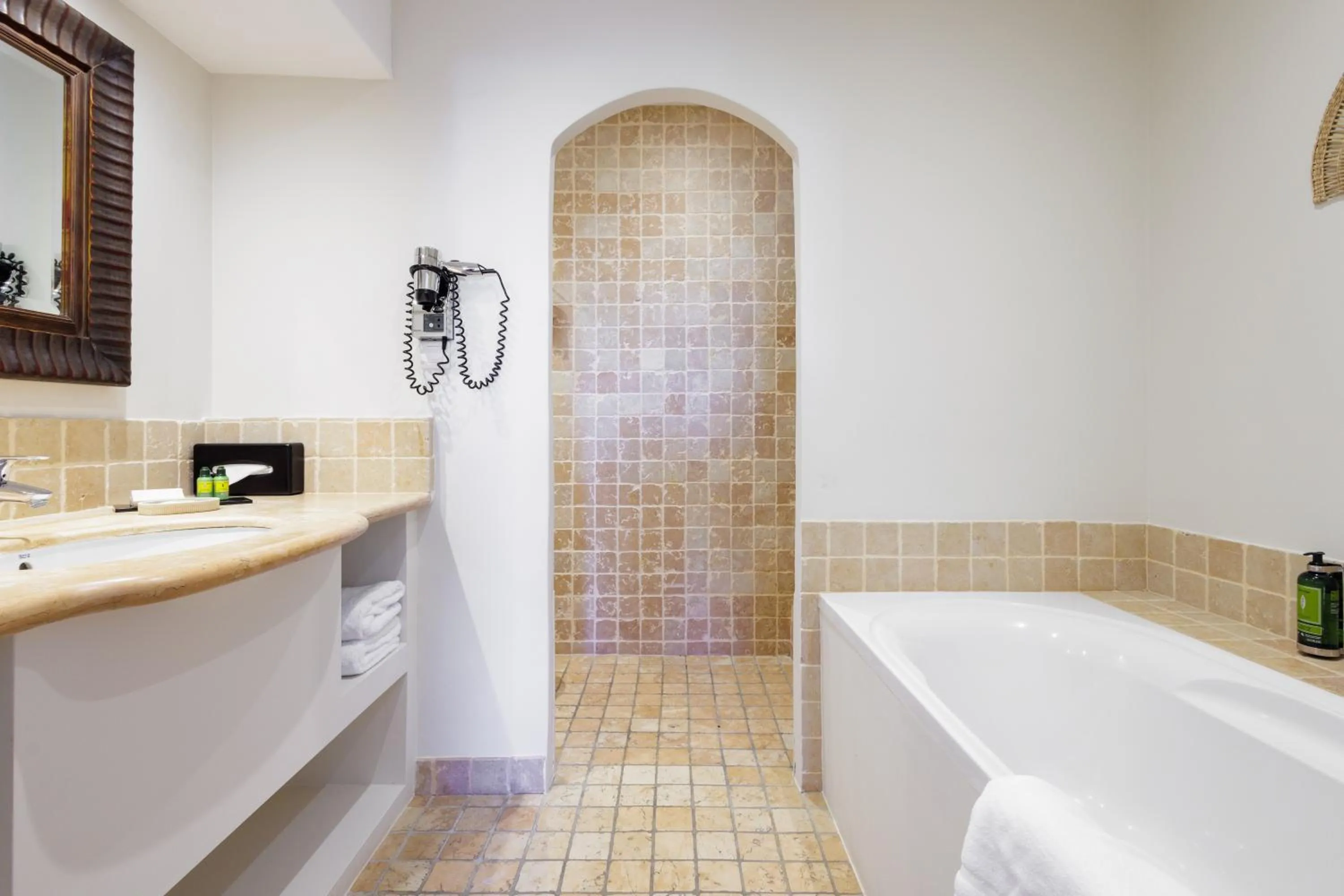 Bathroom in Hôtel La Villa Sainte Valérie Adults Only